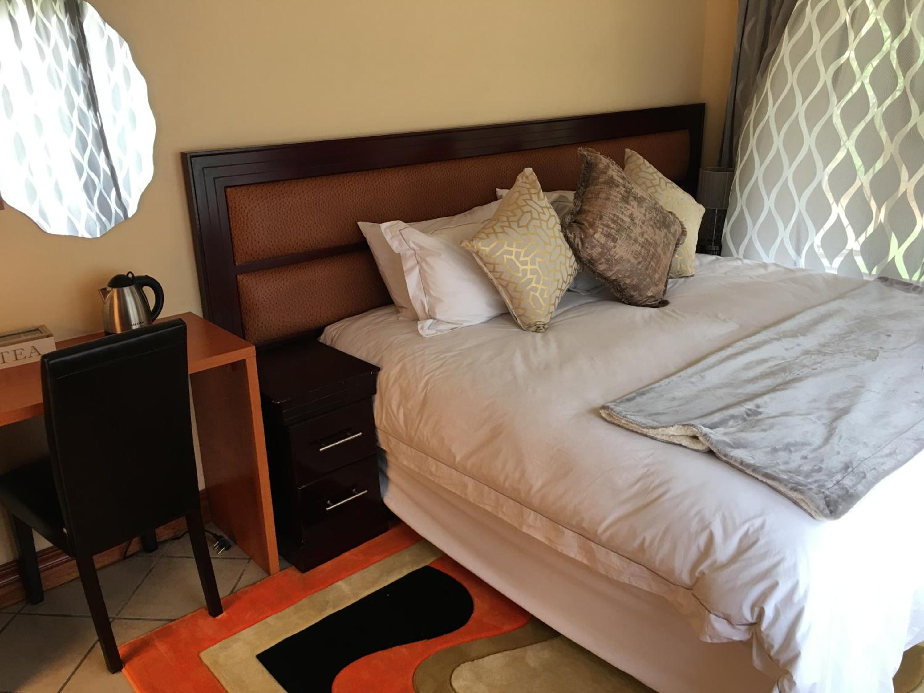 Deluxe Double Room with Shower photo 2