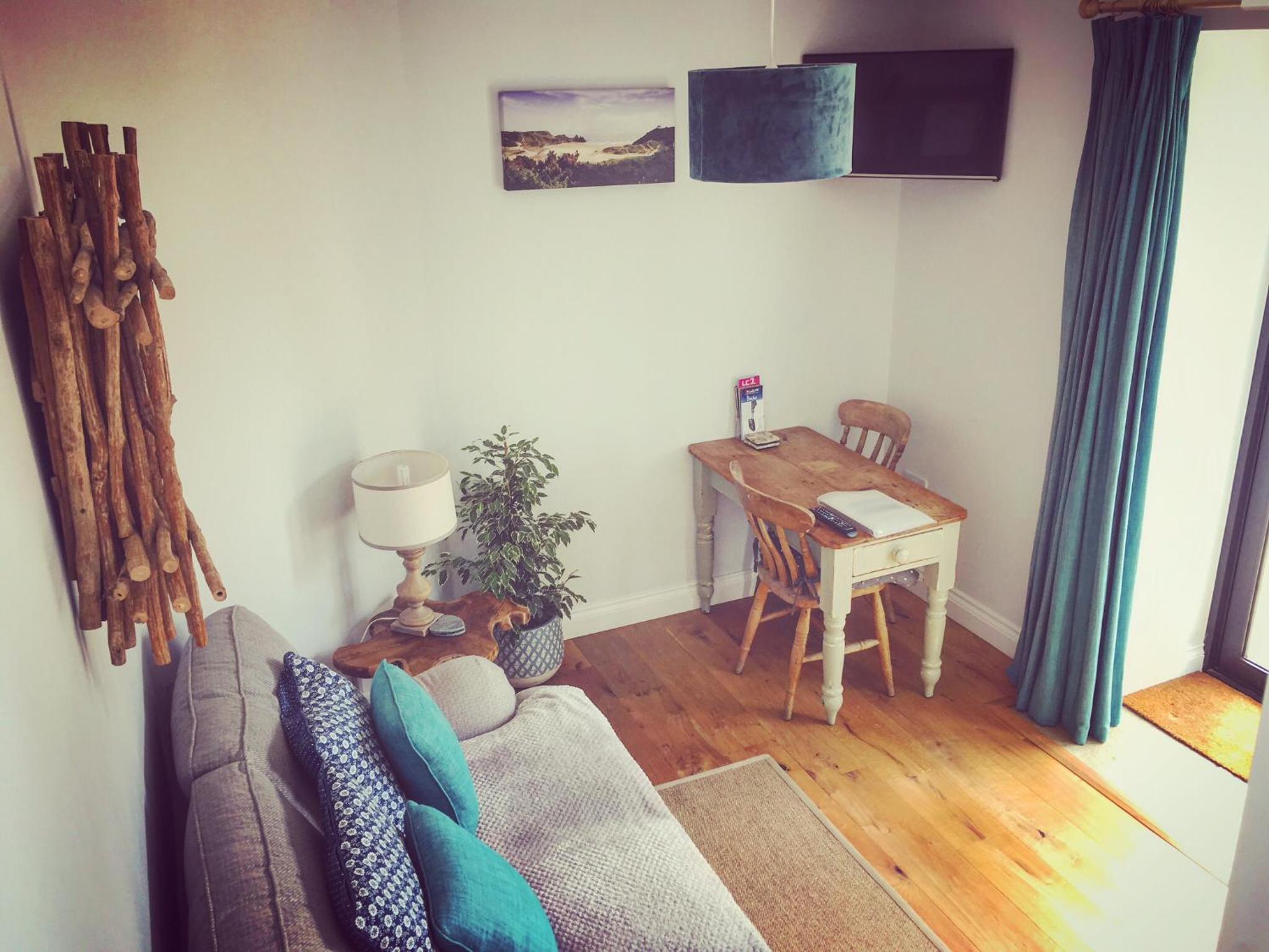One-Bedroom House photo 1