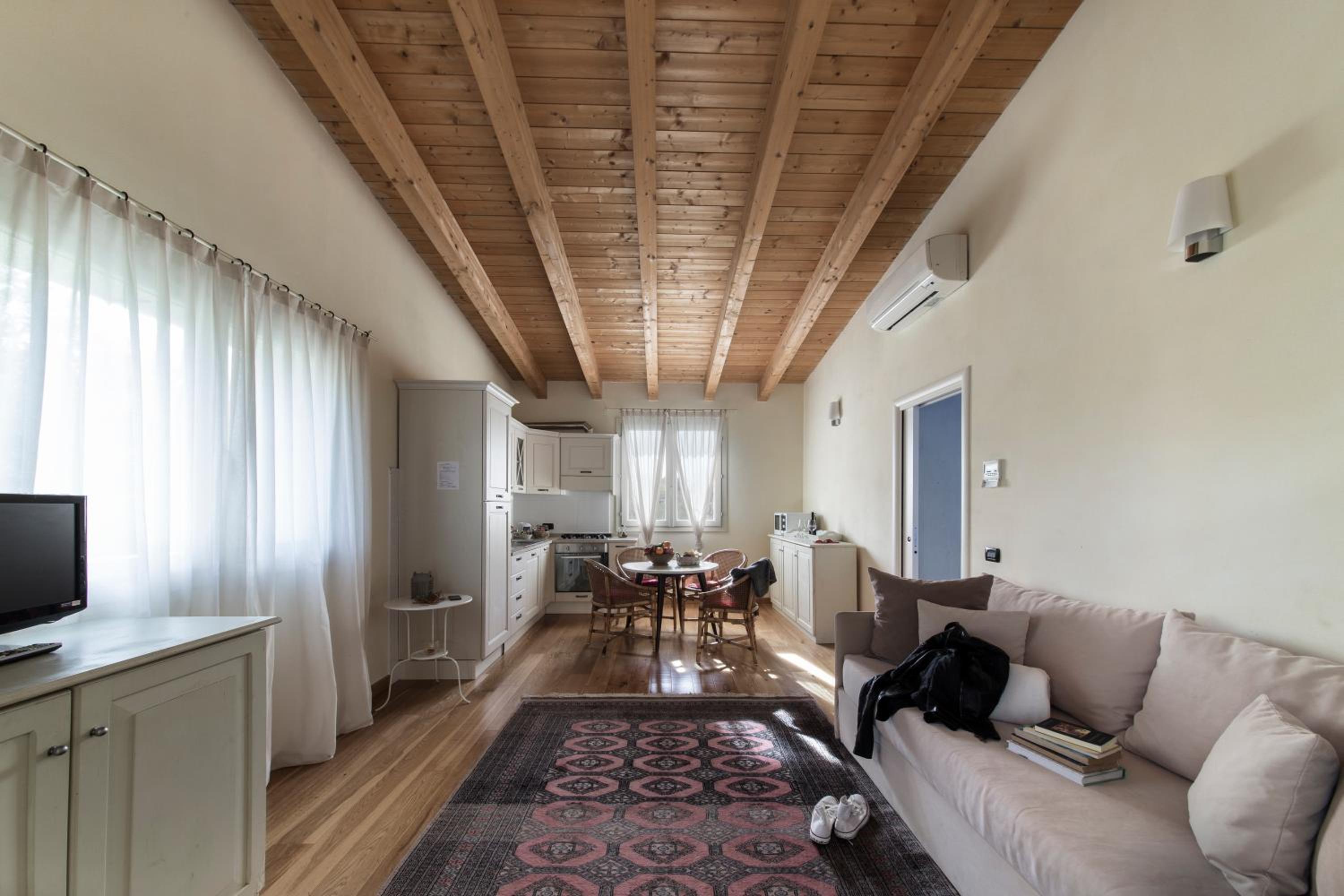 One-Bedroom Apartment - Photo 1