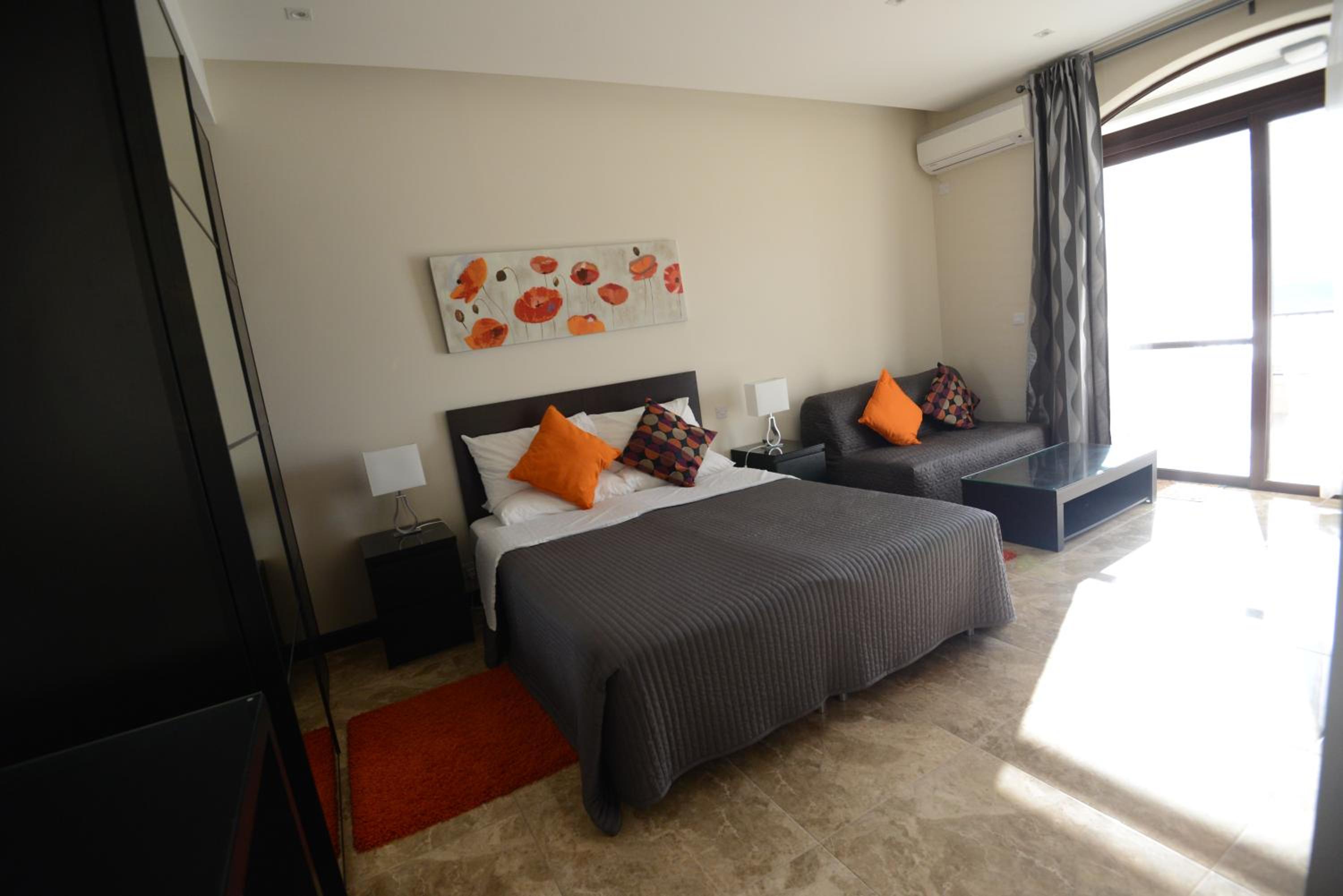 Deluxe Double Room with Balcony and Sea View photo 3