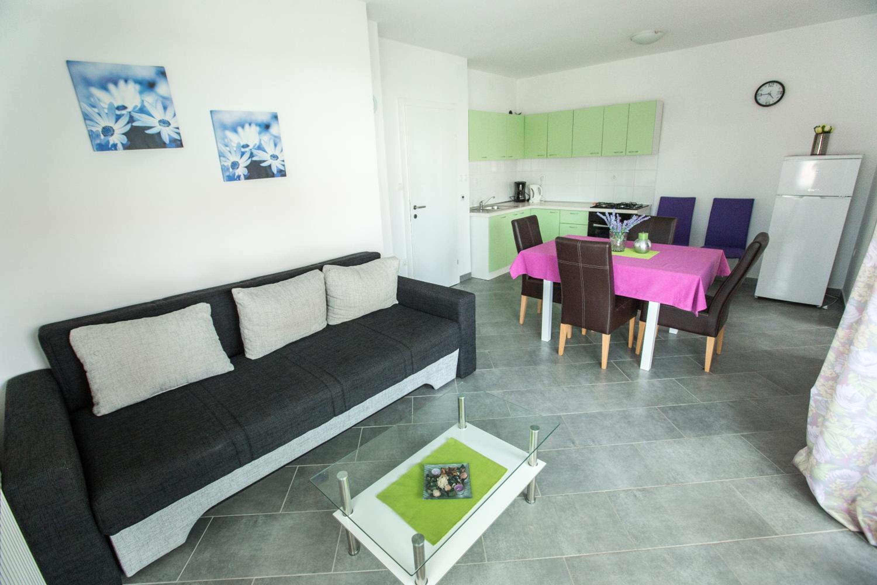 Apartment photo 3
