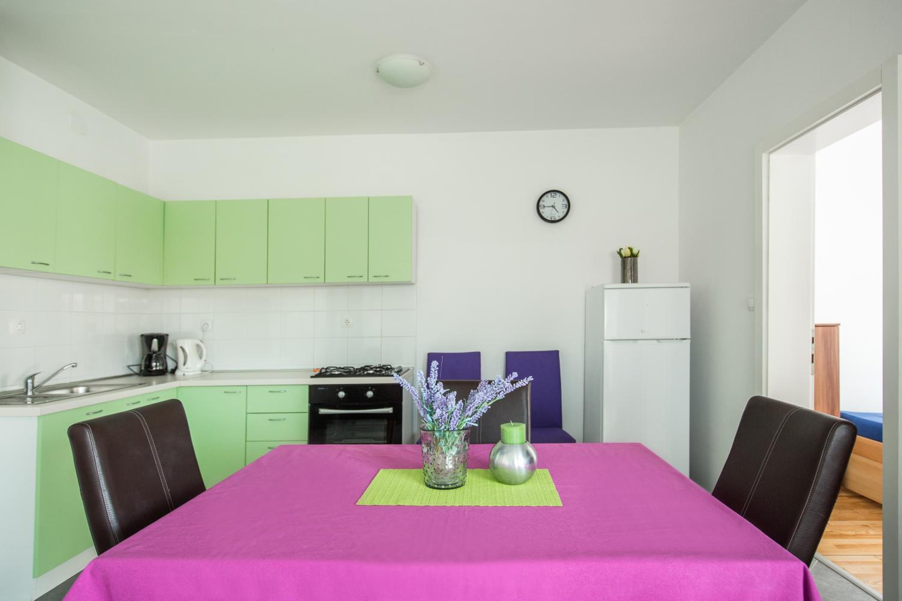 Apartment photo 2