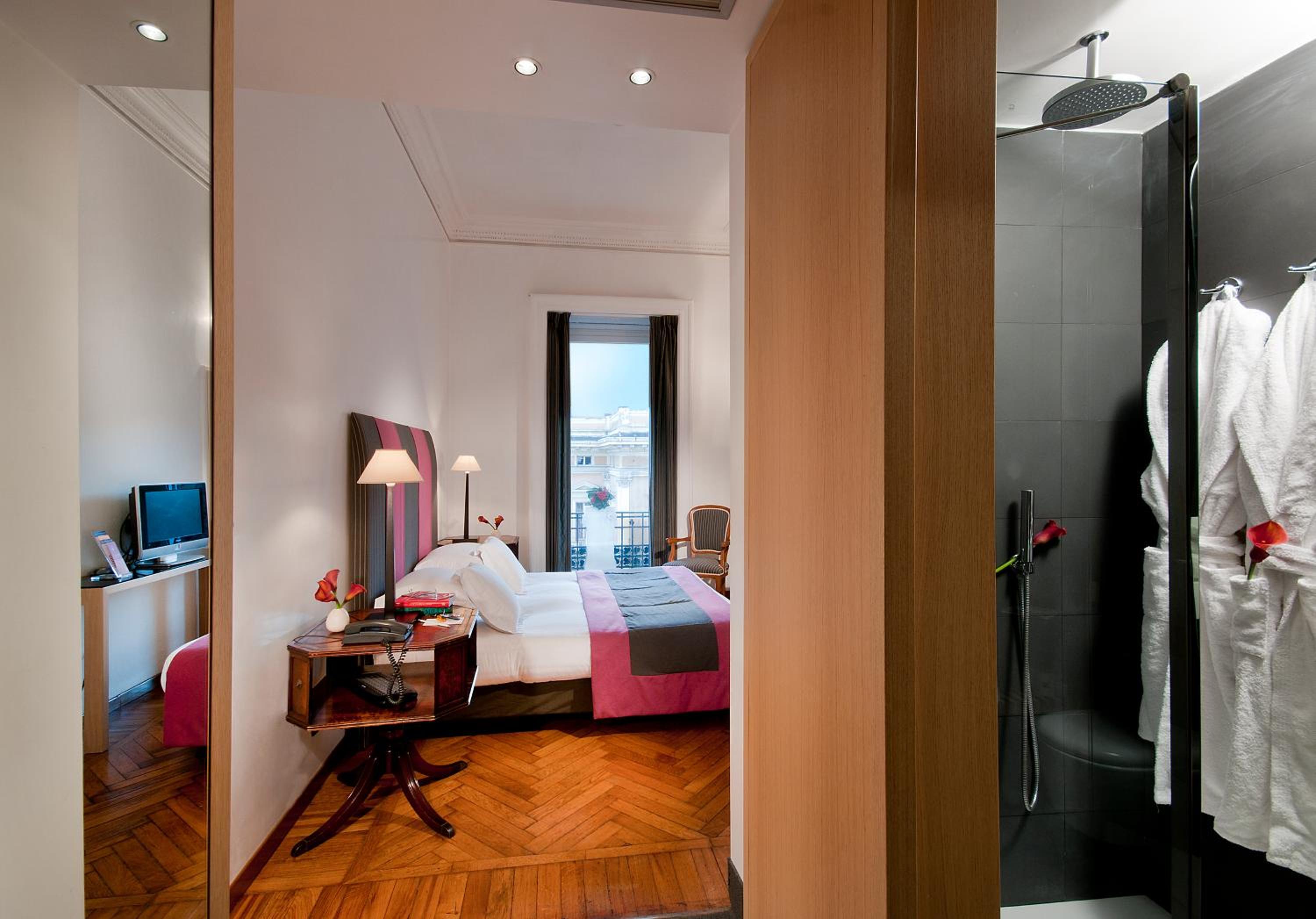 Double or Twin Room thumbnail 6