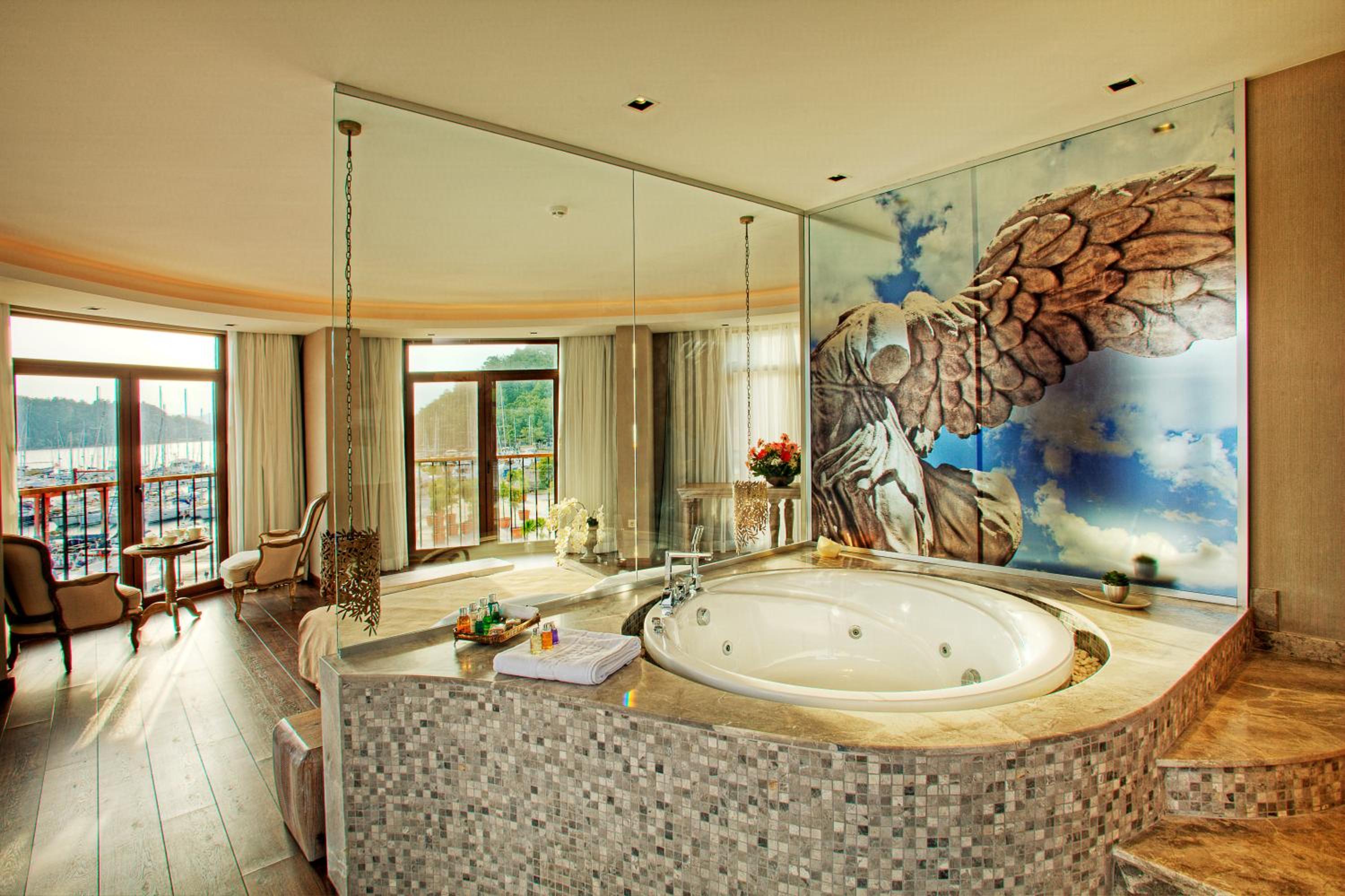 Tower Suite - Photo 4