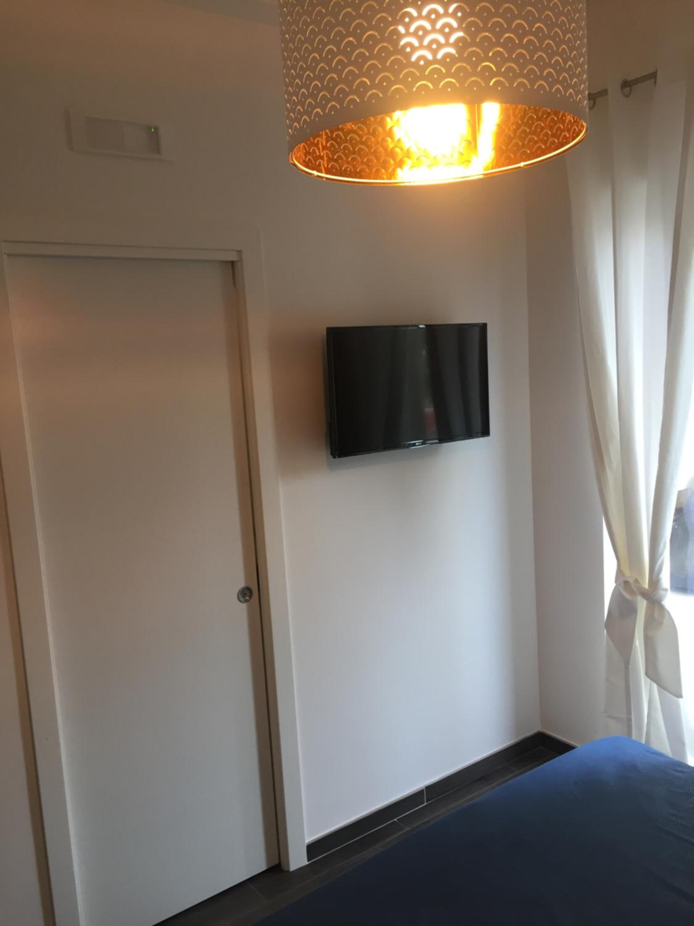 Double Room - Photo 12