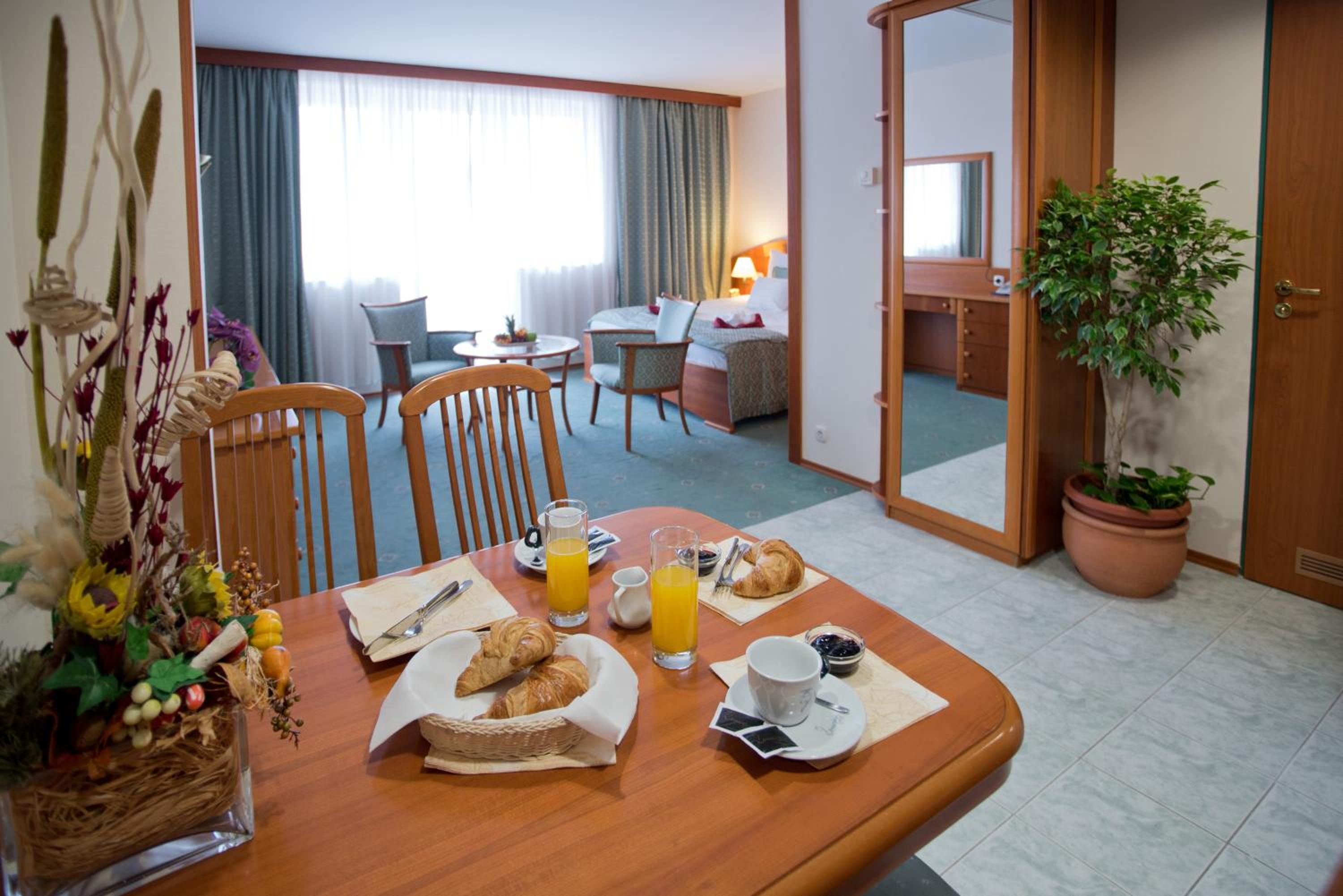 Double Room - Photo 9