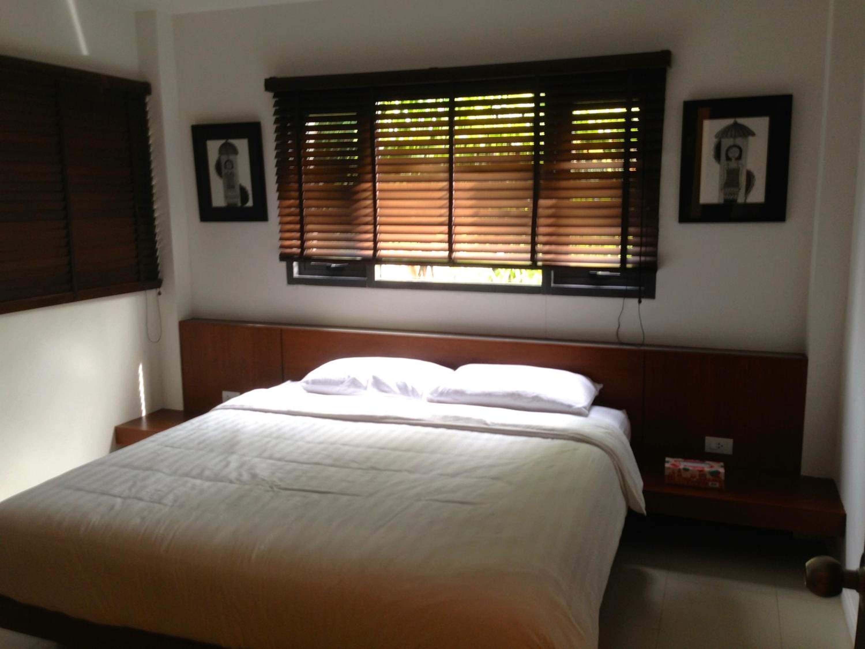 Deluxe King Suite photo 1