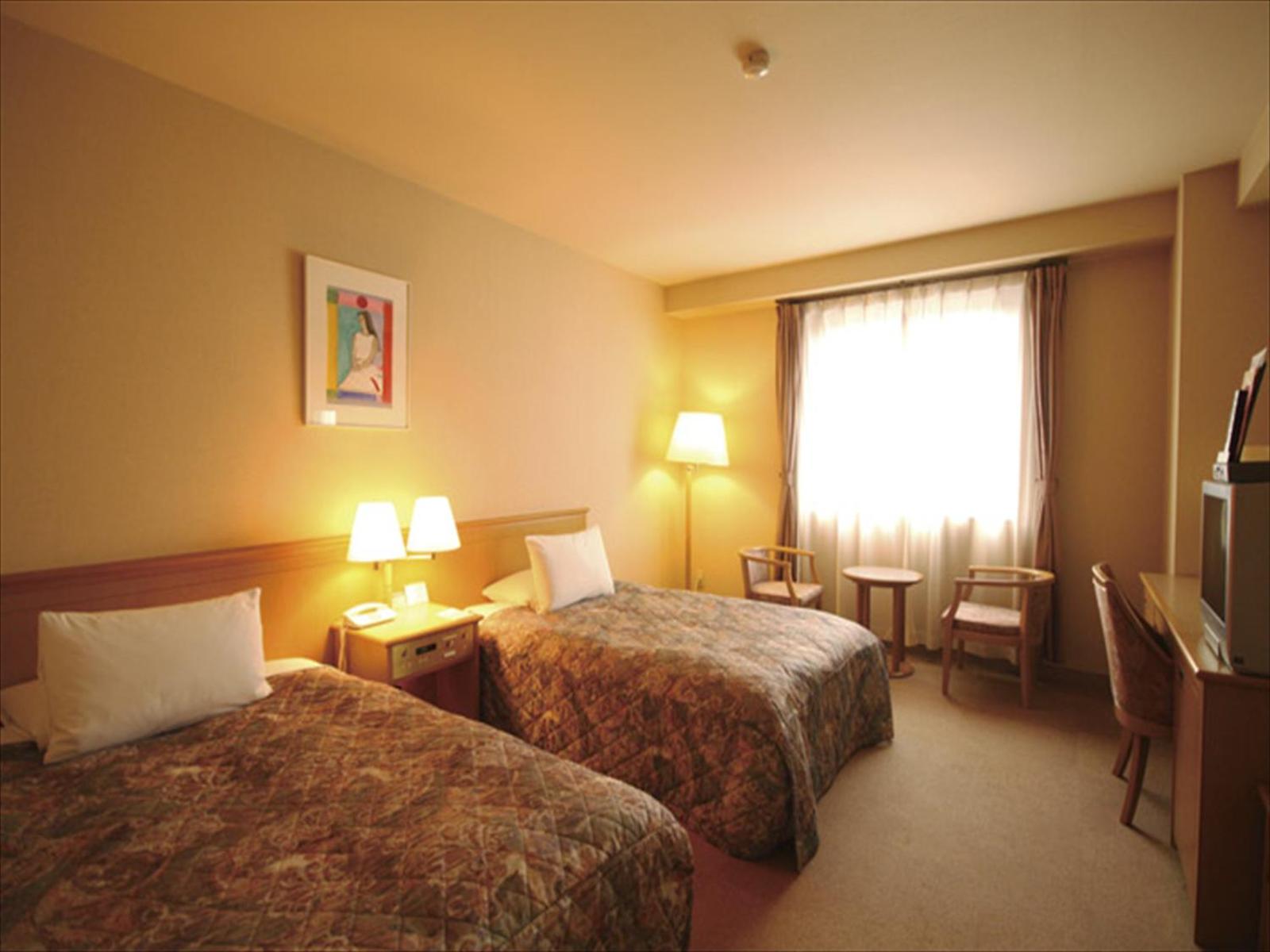 Twin Room - Non-Smoking - Photo 4