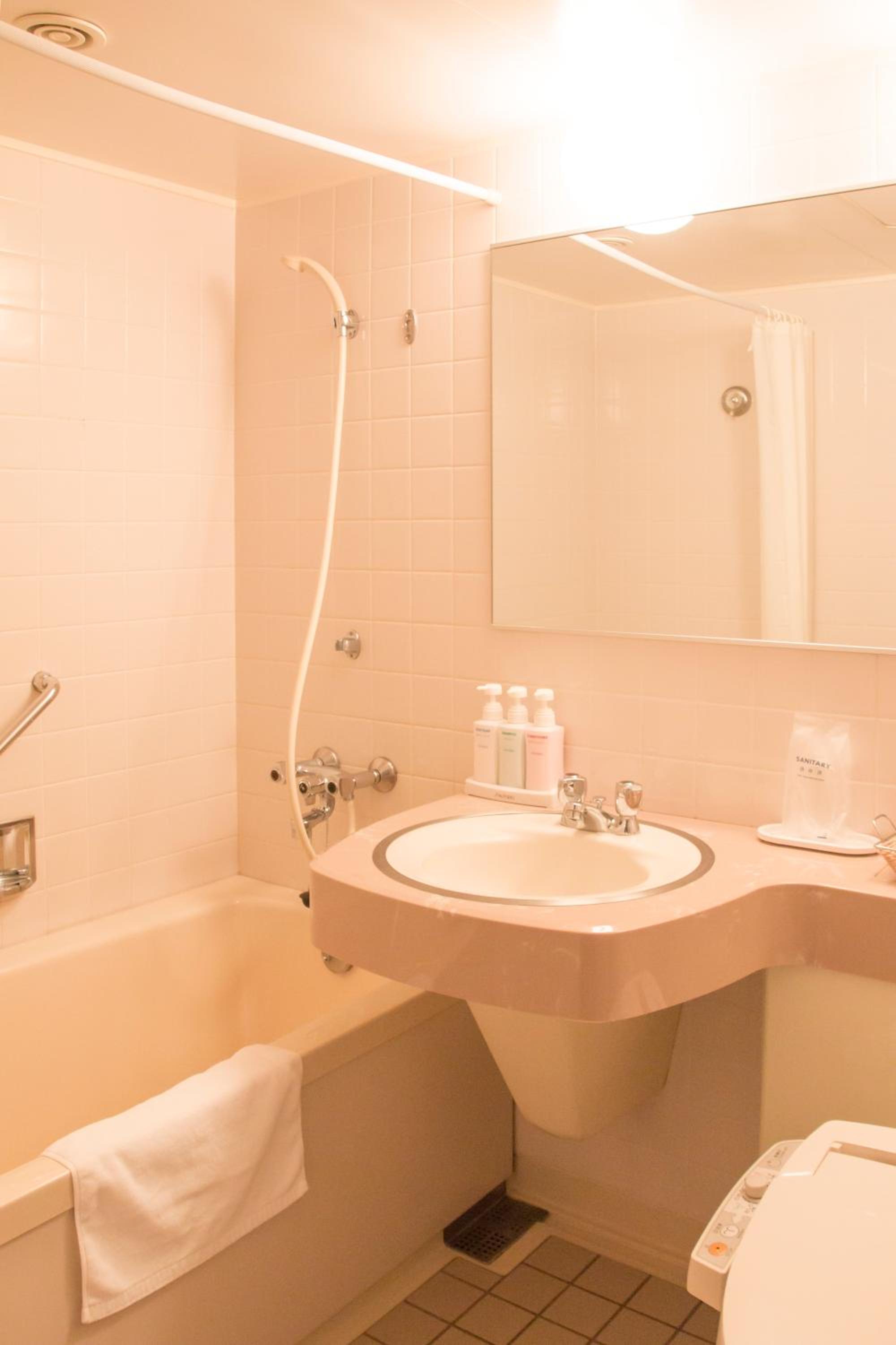 Twin Room - Non-Smoking - Photo 14