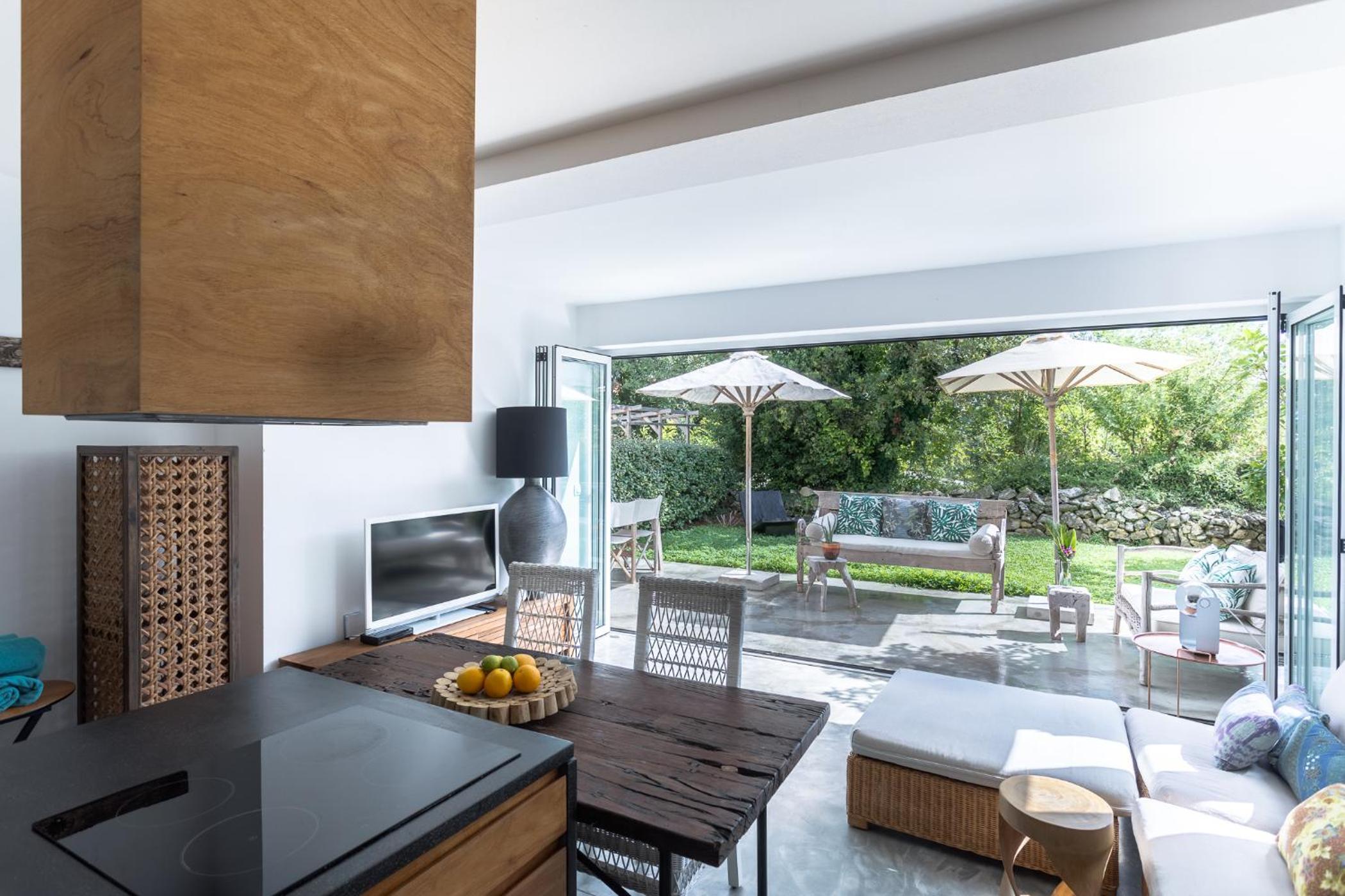 Two-Bedroom Apartment with Terrace (4 Adults) - Photo 2