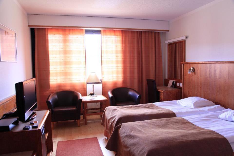 Standard Twin Room - Photo 3