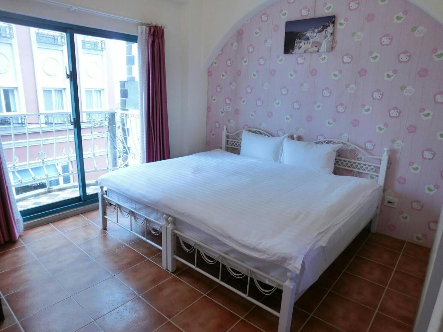 Queen Room photo 3