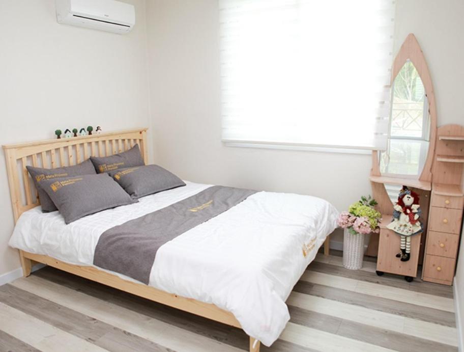 One-Bedroom House photo 1
