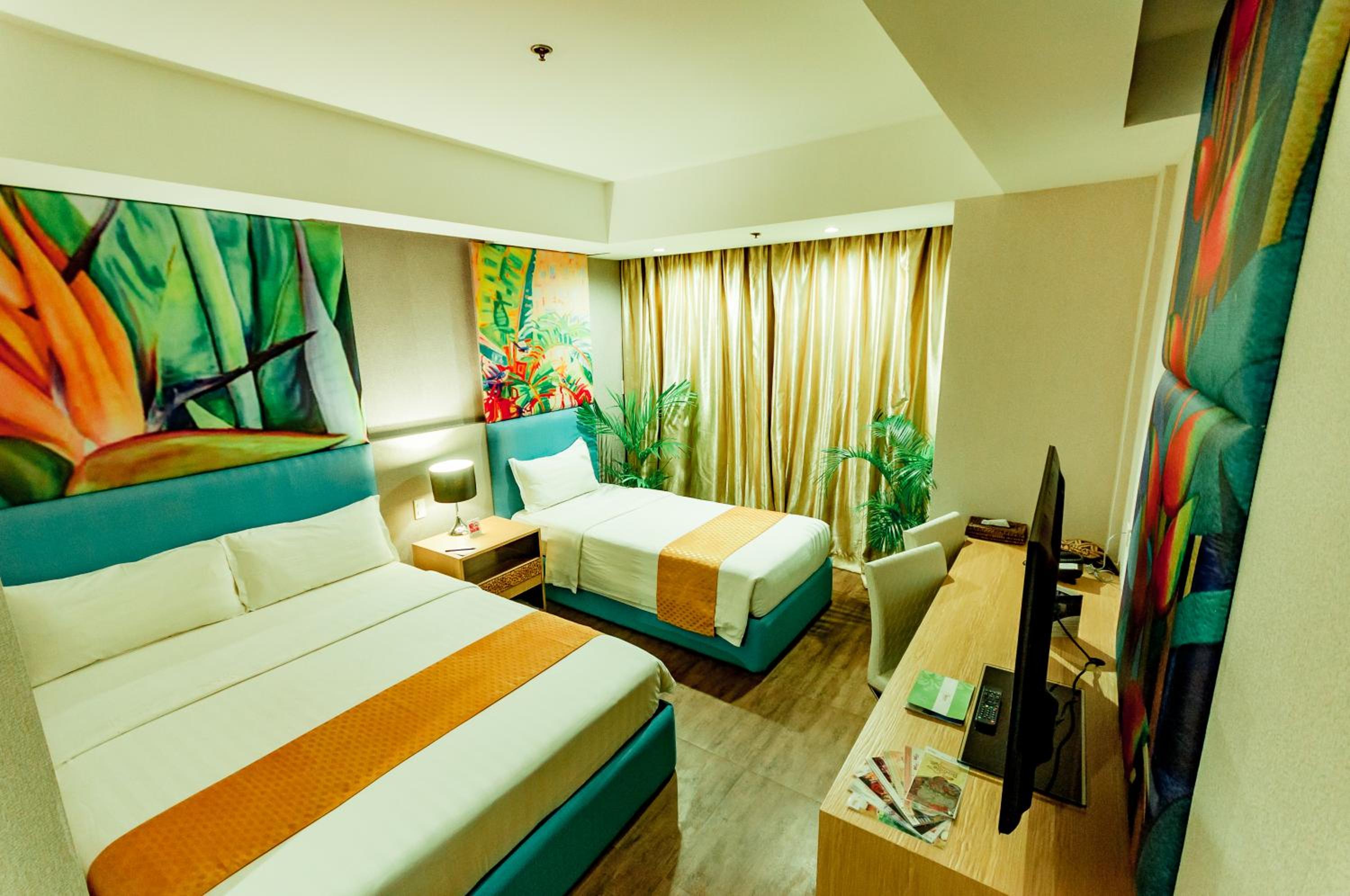 Deluxe Room with Pool Access