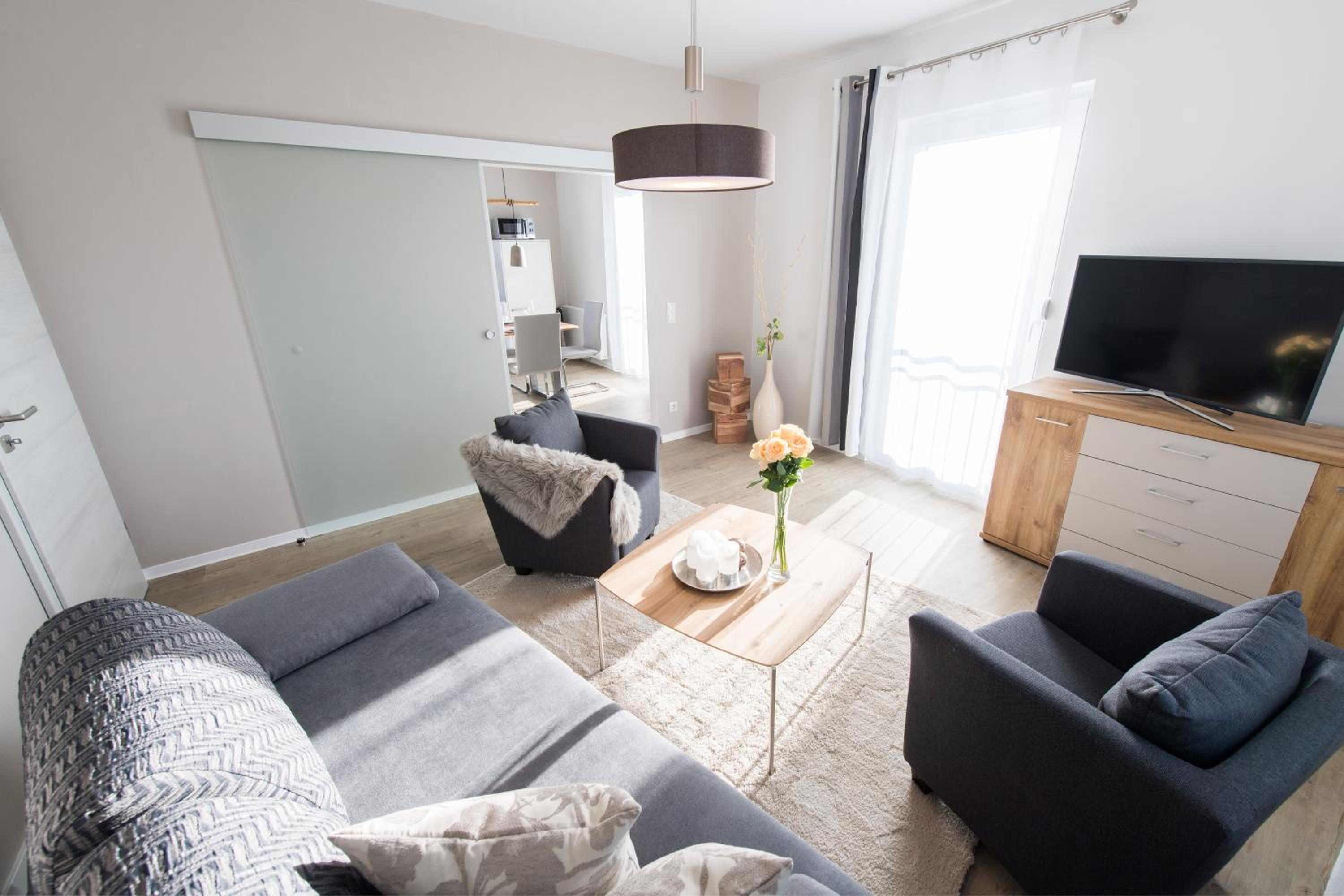 One-Bedroom Apartment photo 1