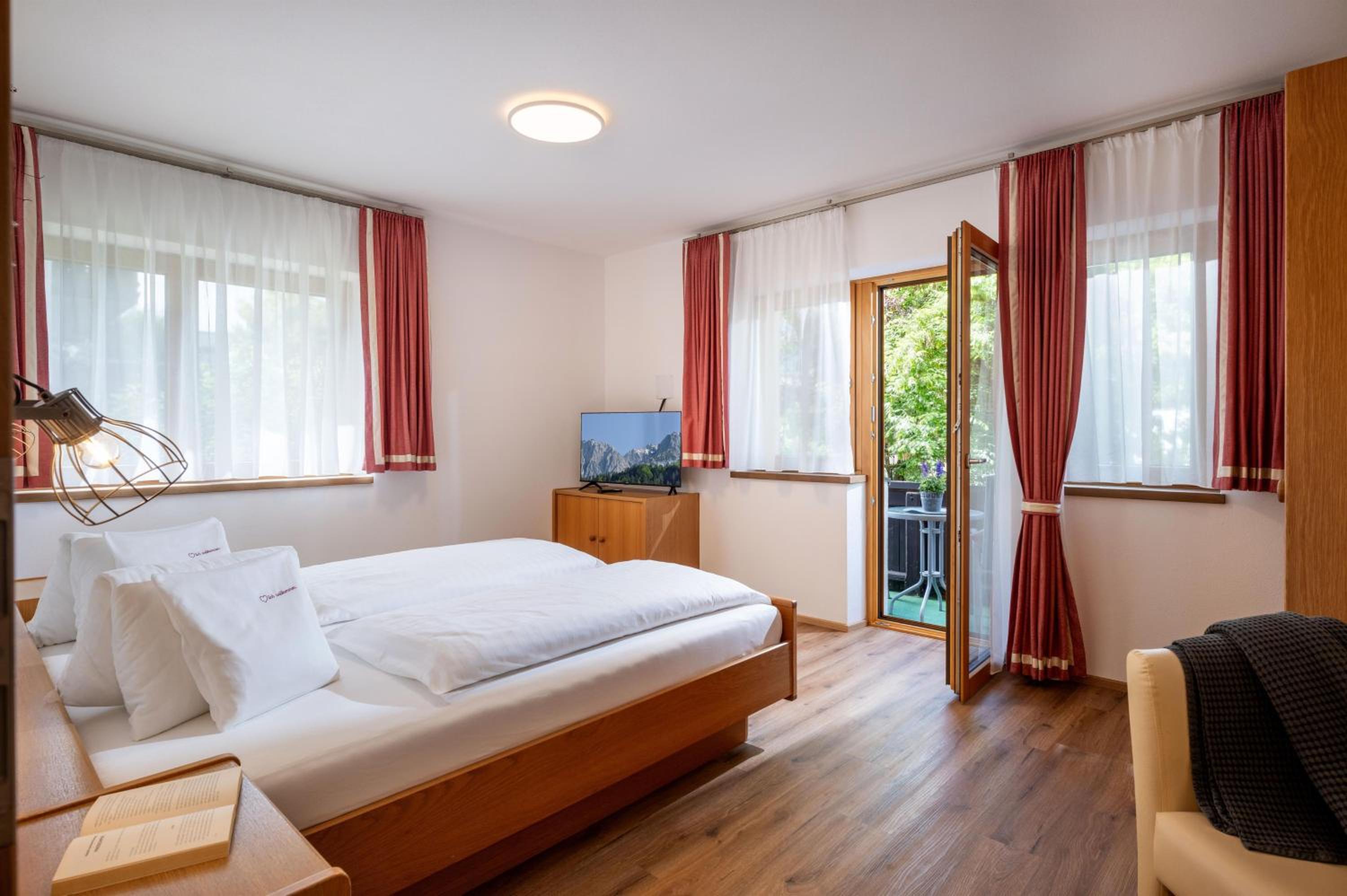 Two-Bedroom Apartment with Shower