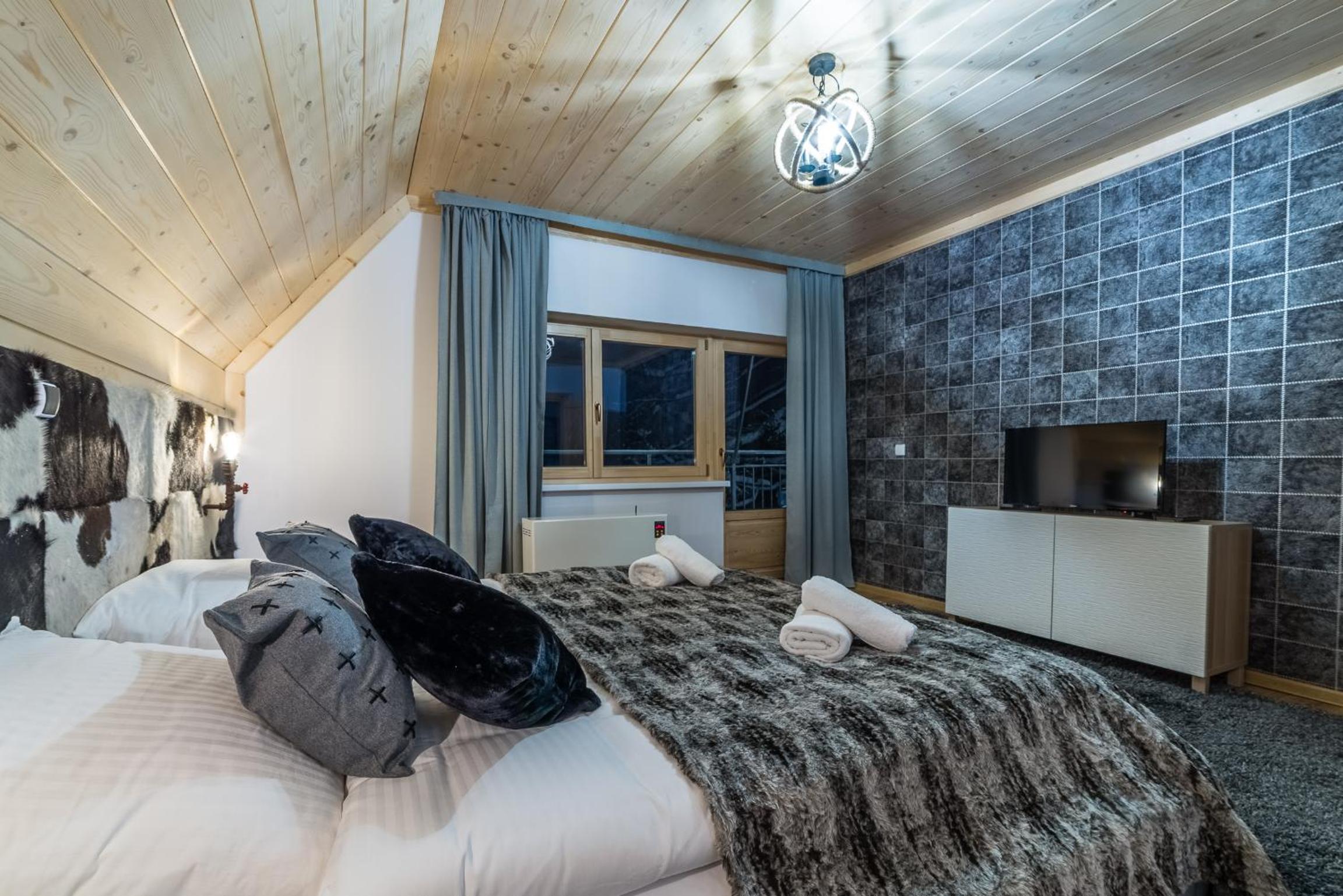 Luxury Apartment - Photo 6