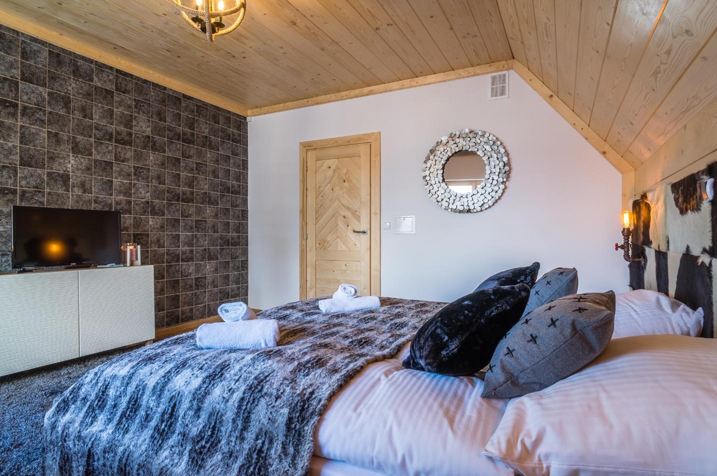 Luxury Apartment - Photo 8