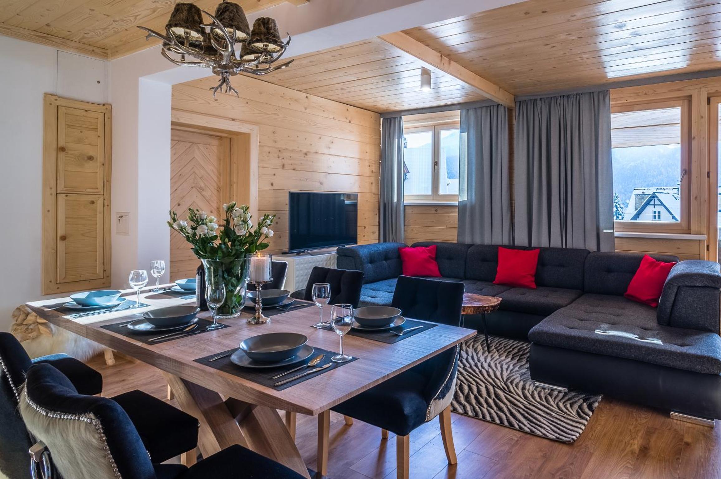 Luxury Apartment - Photo 1