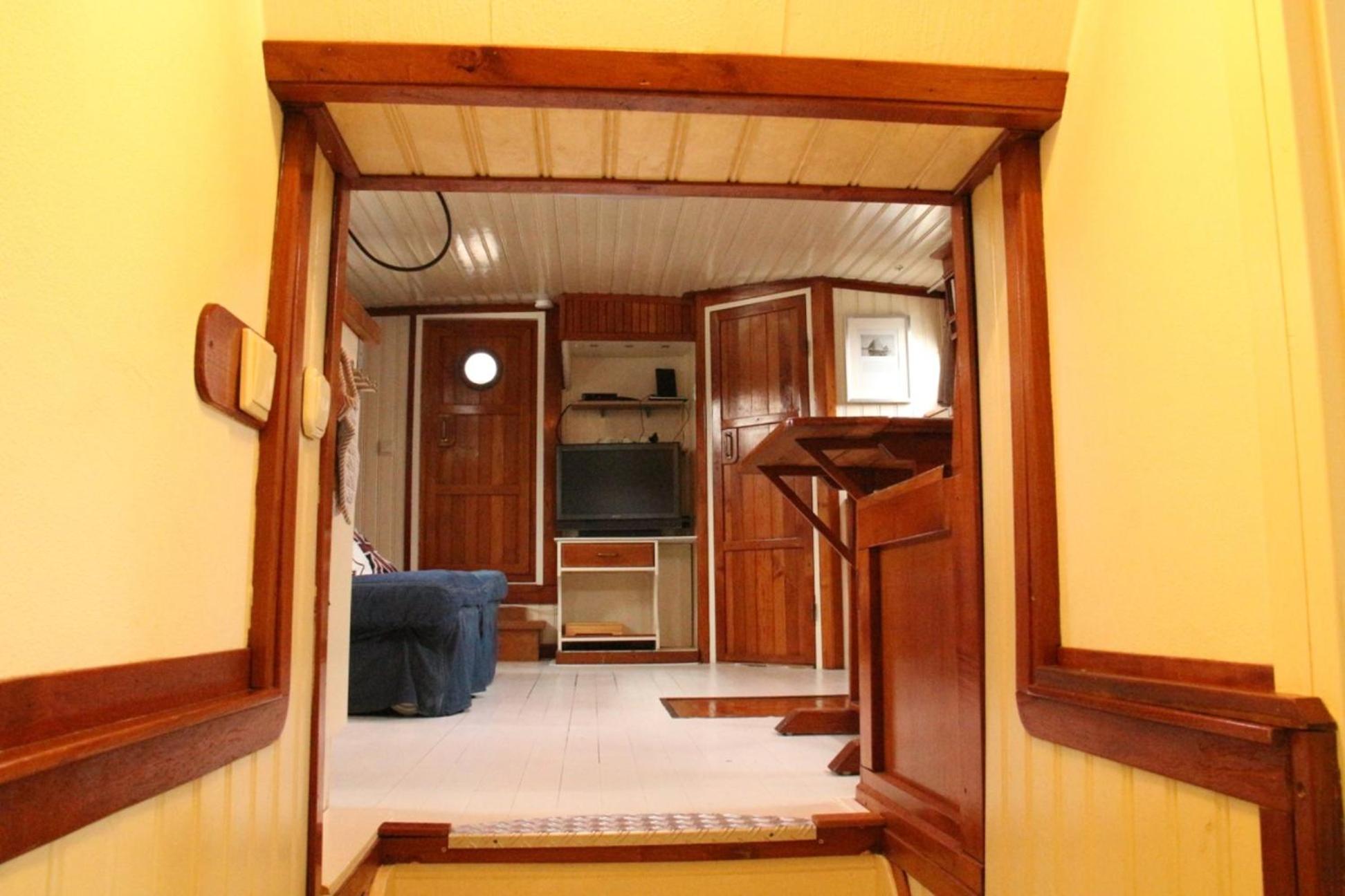 Budget Twin Room - Photo 1