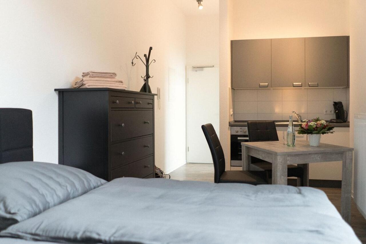 Studio Apartment photo 1