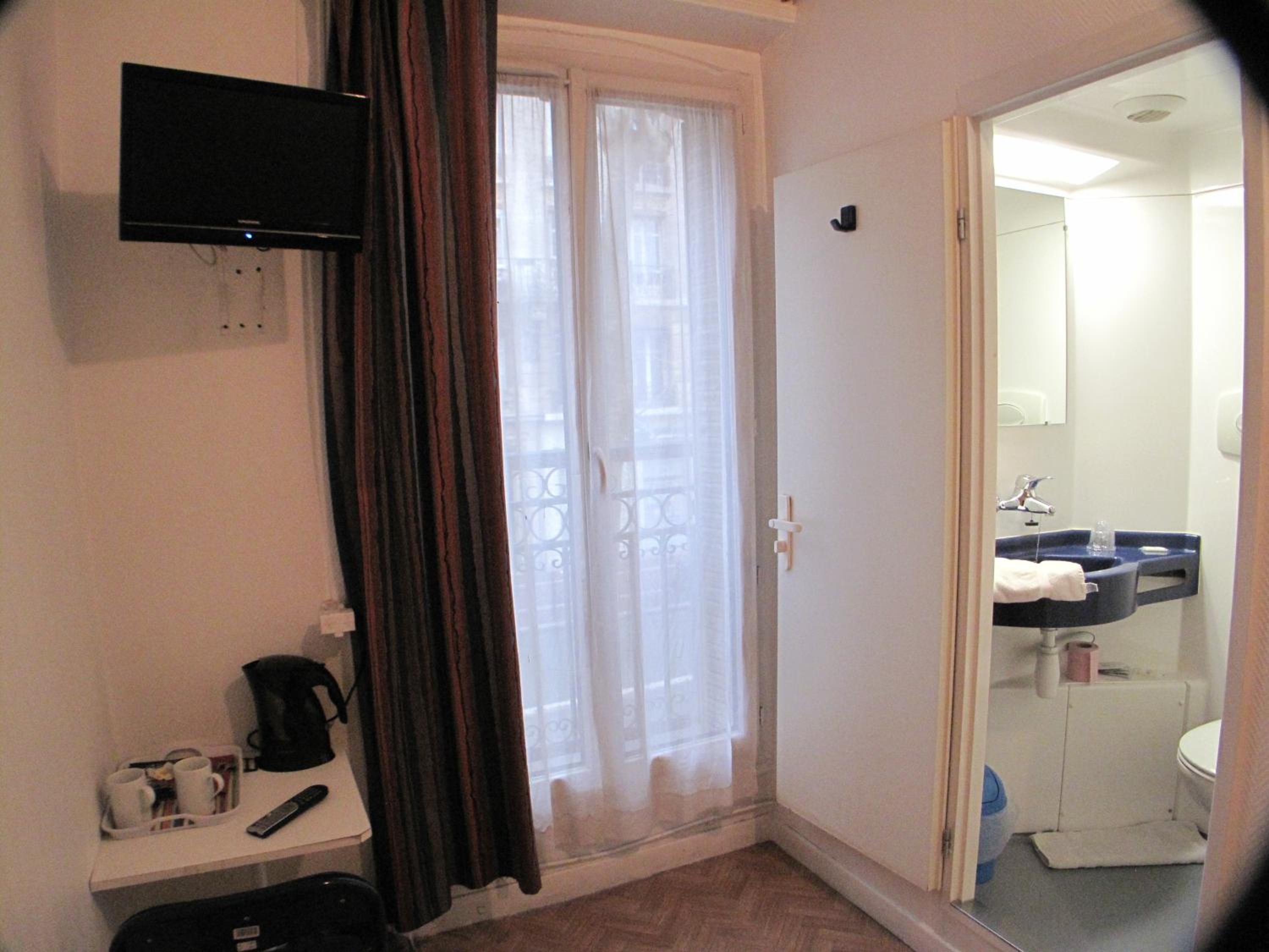 Double Room - Photo 2