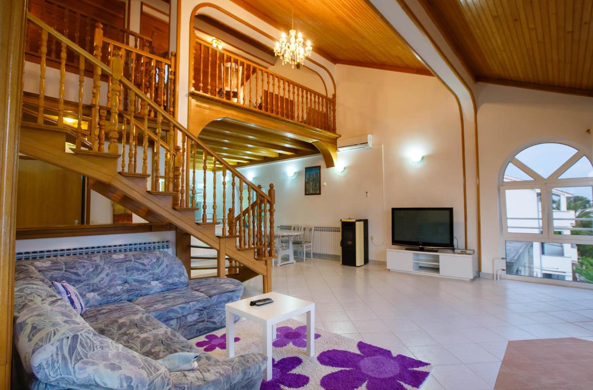 Comfort Two-Bedroom Apartment with Terrace and Sea View photo 1