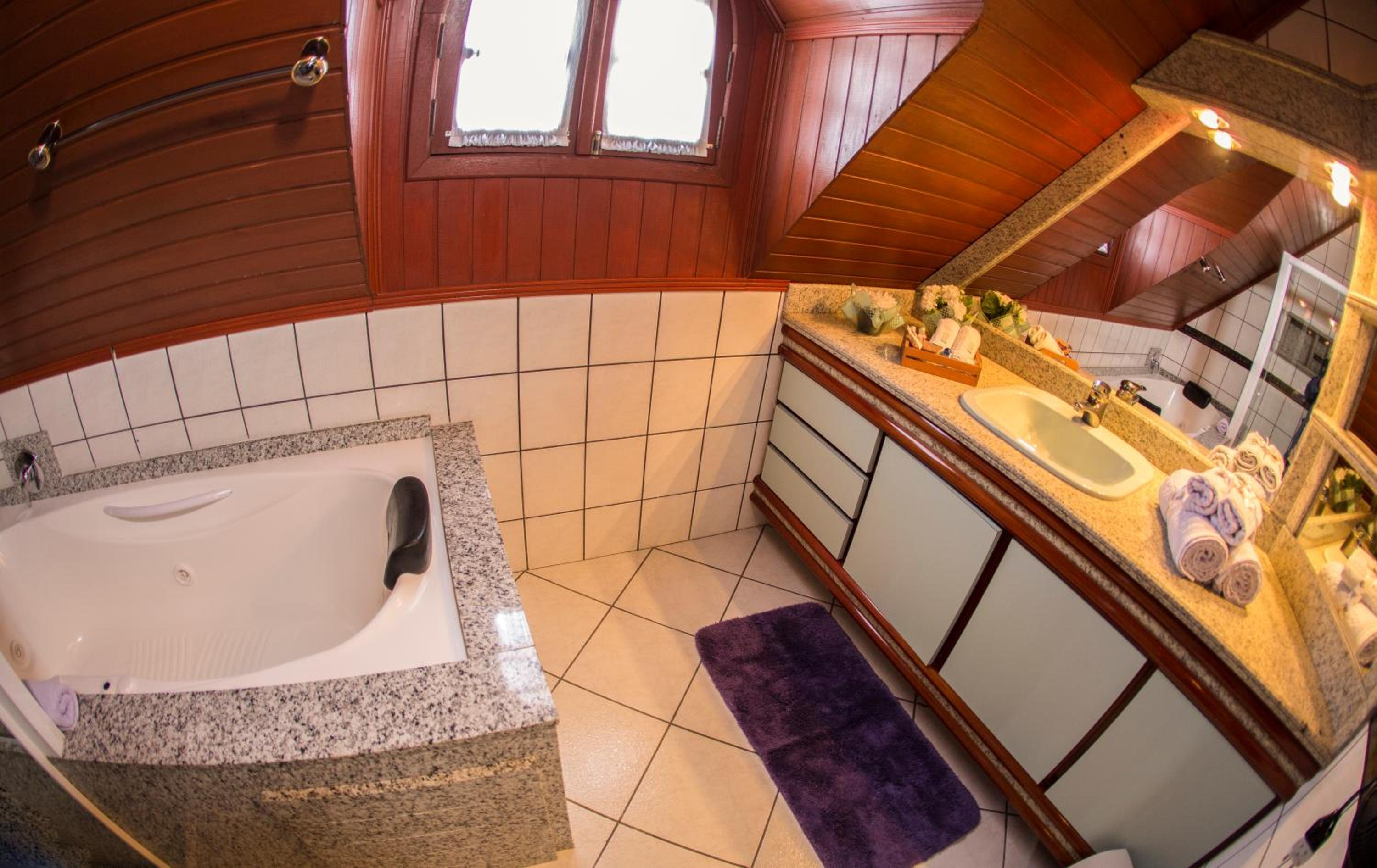 Suite with Fireplace photo 2