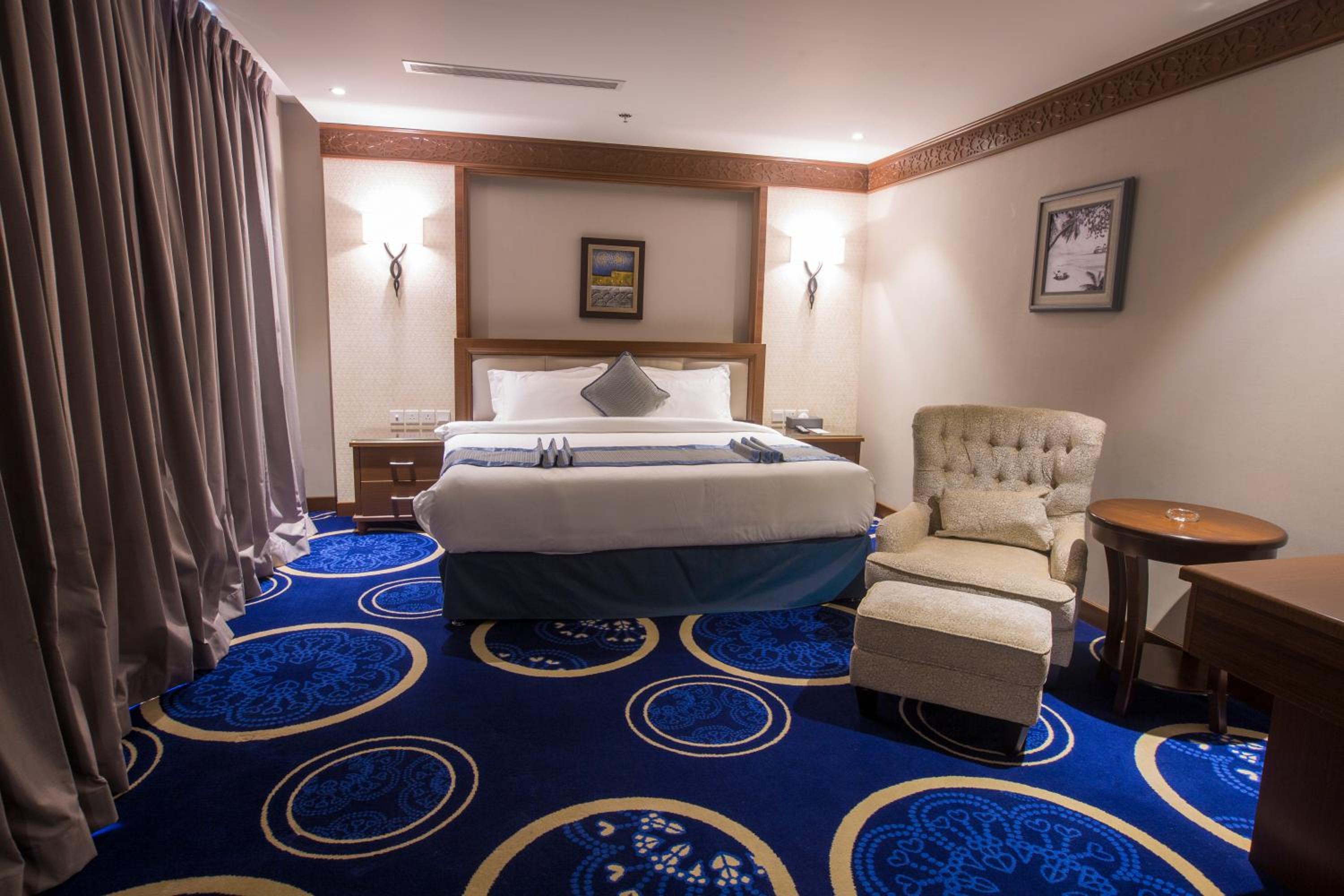 Classic Queen Room