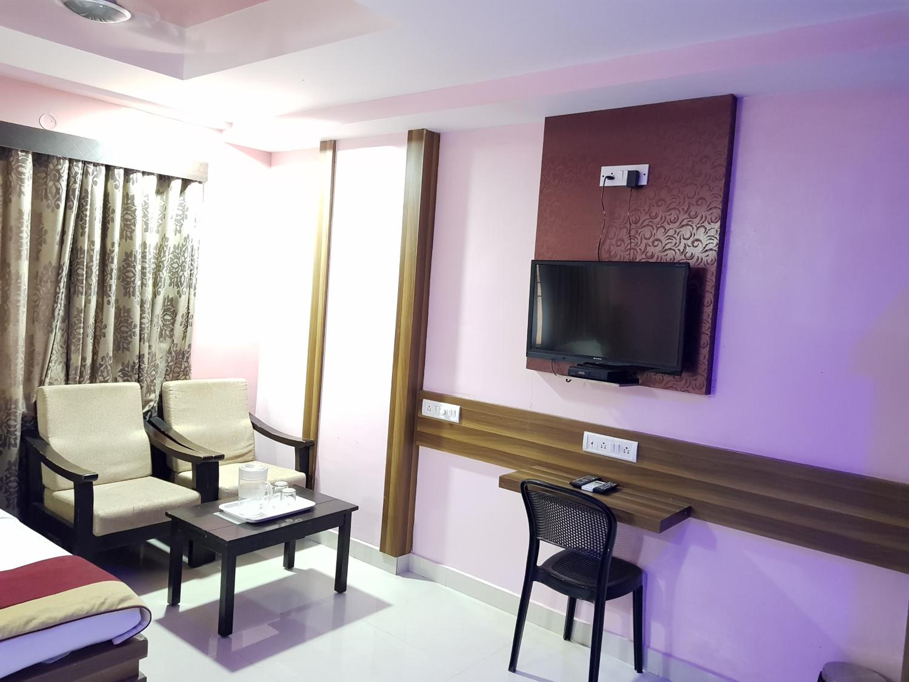 Deluxe A/C Room - Photo 3