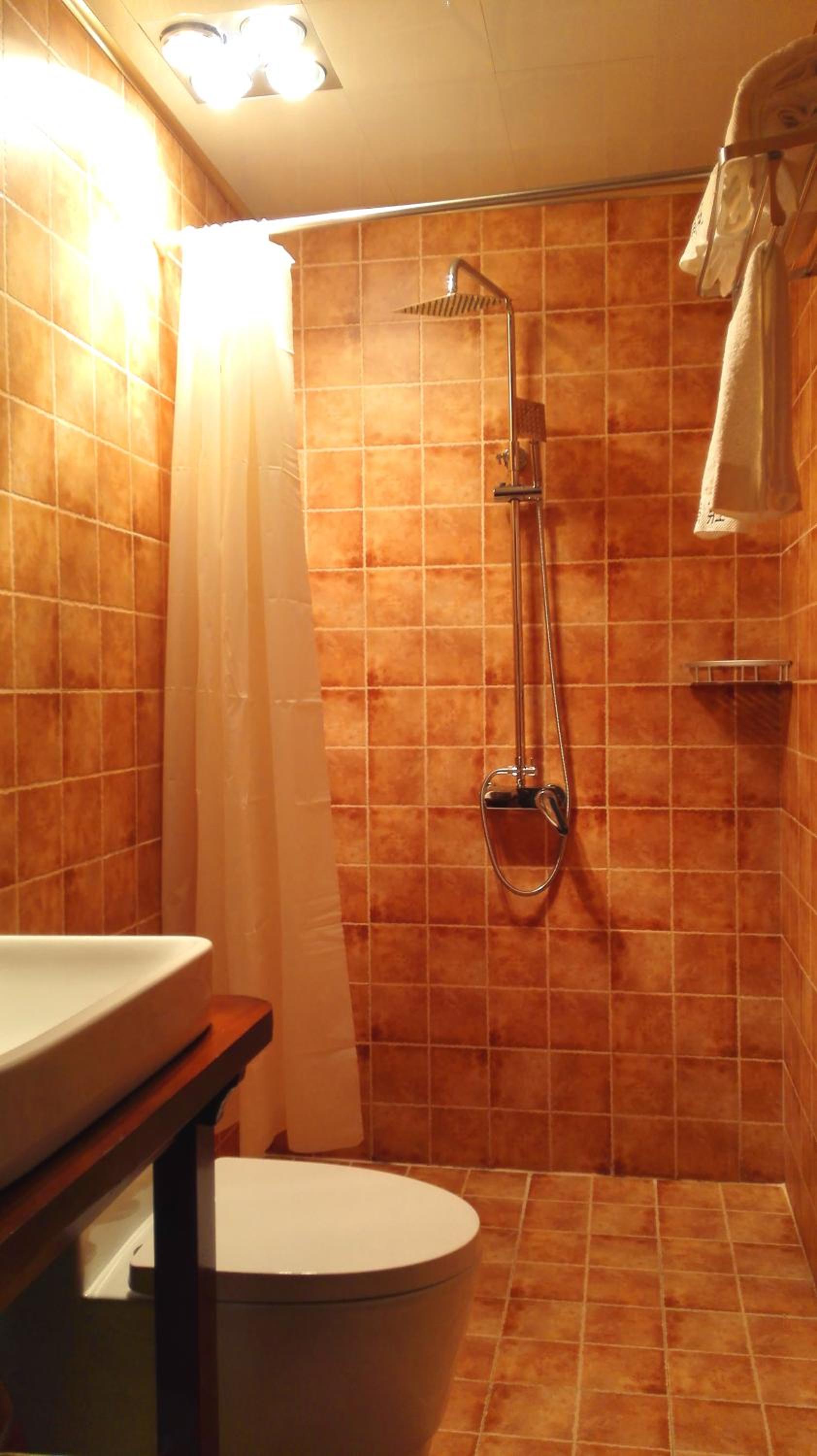 Twin Room with Private Bathroom photo 3