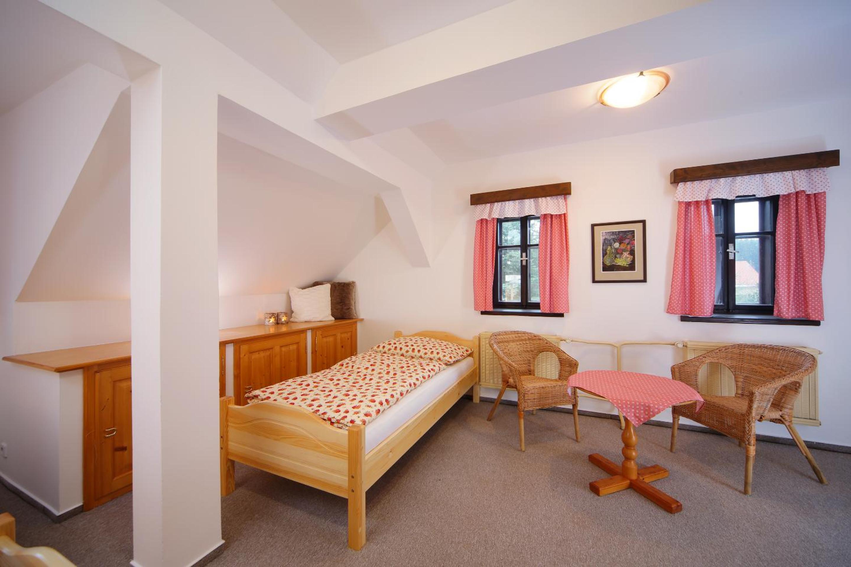 Triple Room with Private Bathroom photo 3