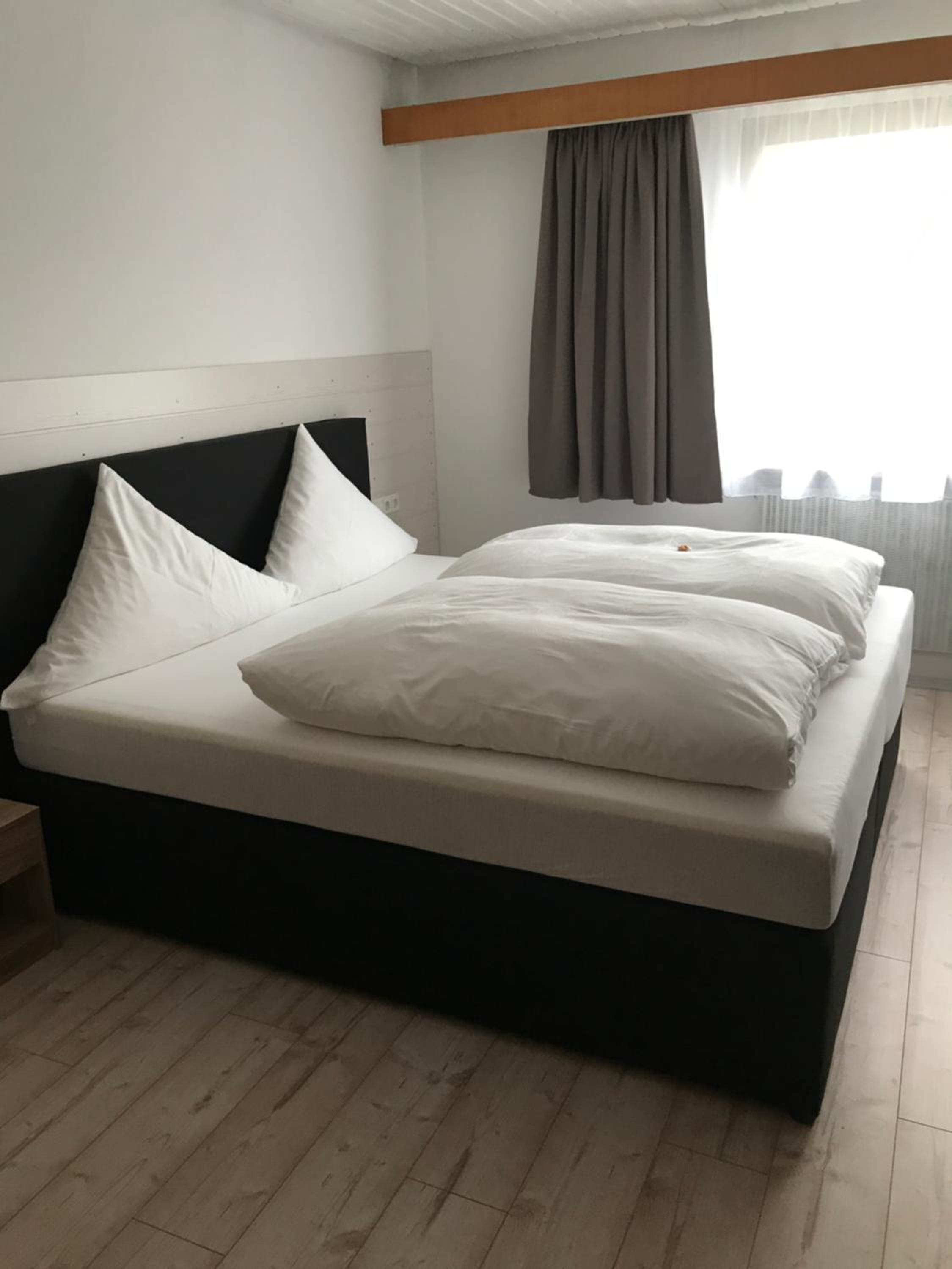 Double Room - Photo 9
