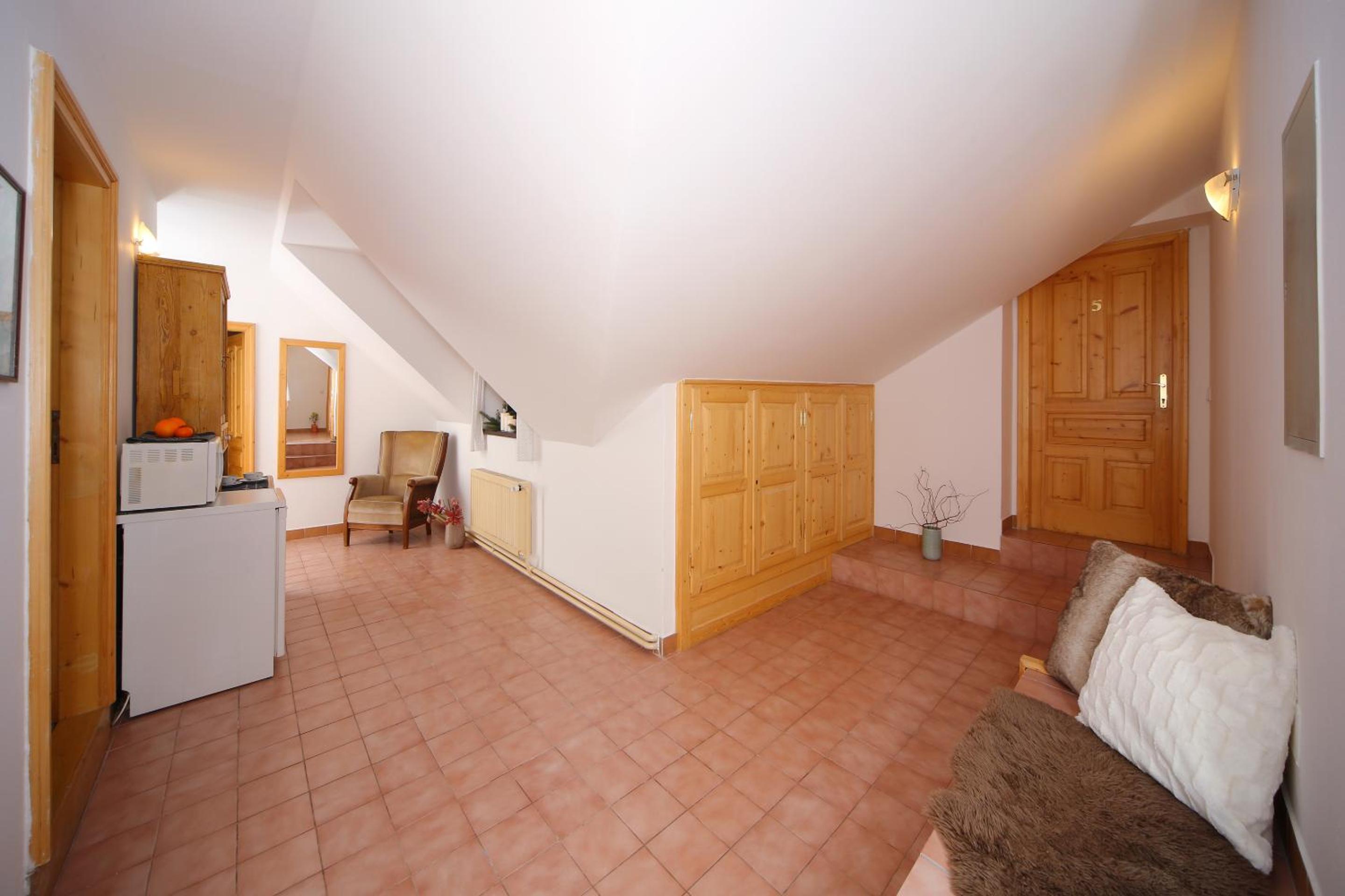 Triple Room with Private Bathroom photo 1