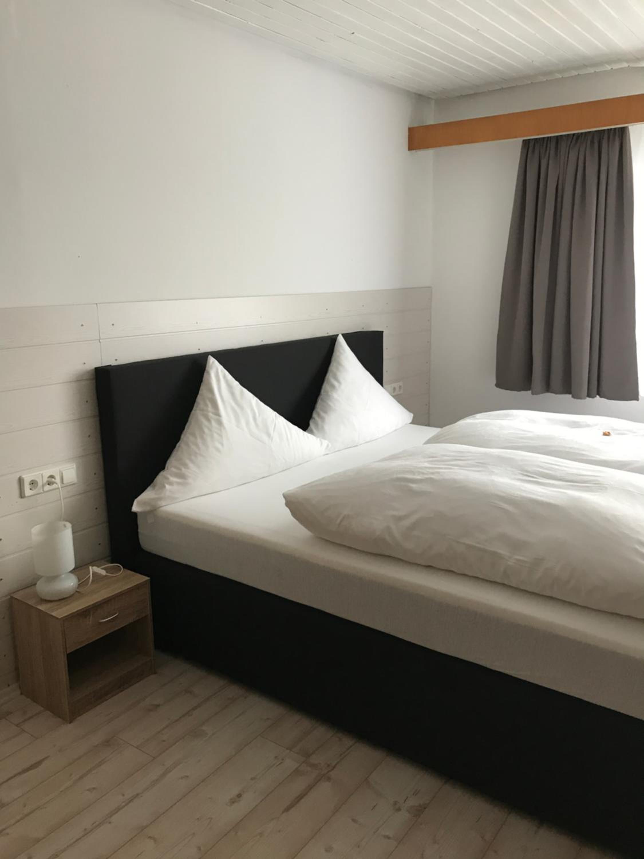 Double Room - Photo 8