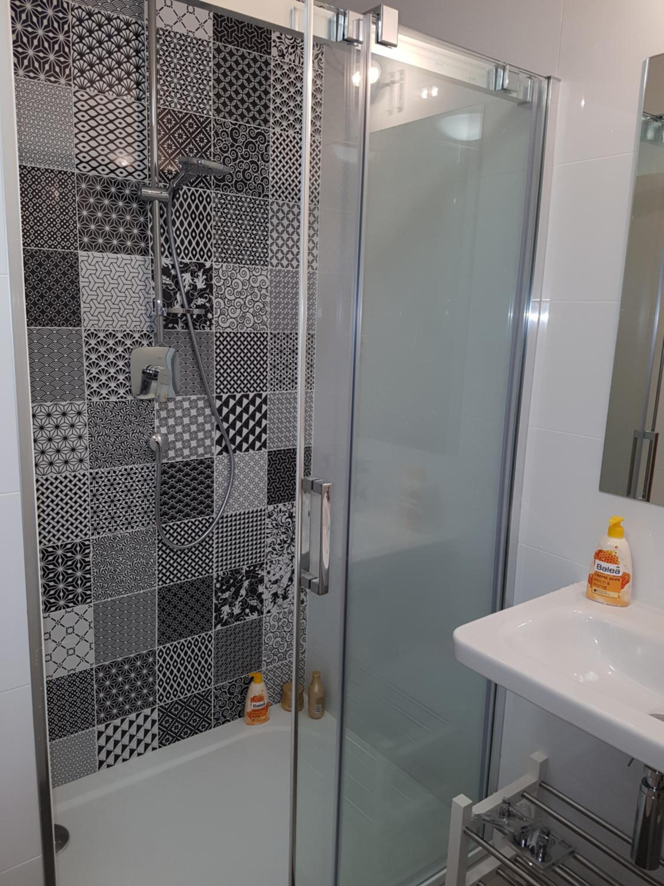 Two-Bedroom Apartment - Photo 19
