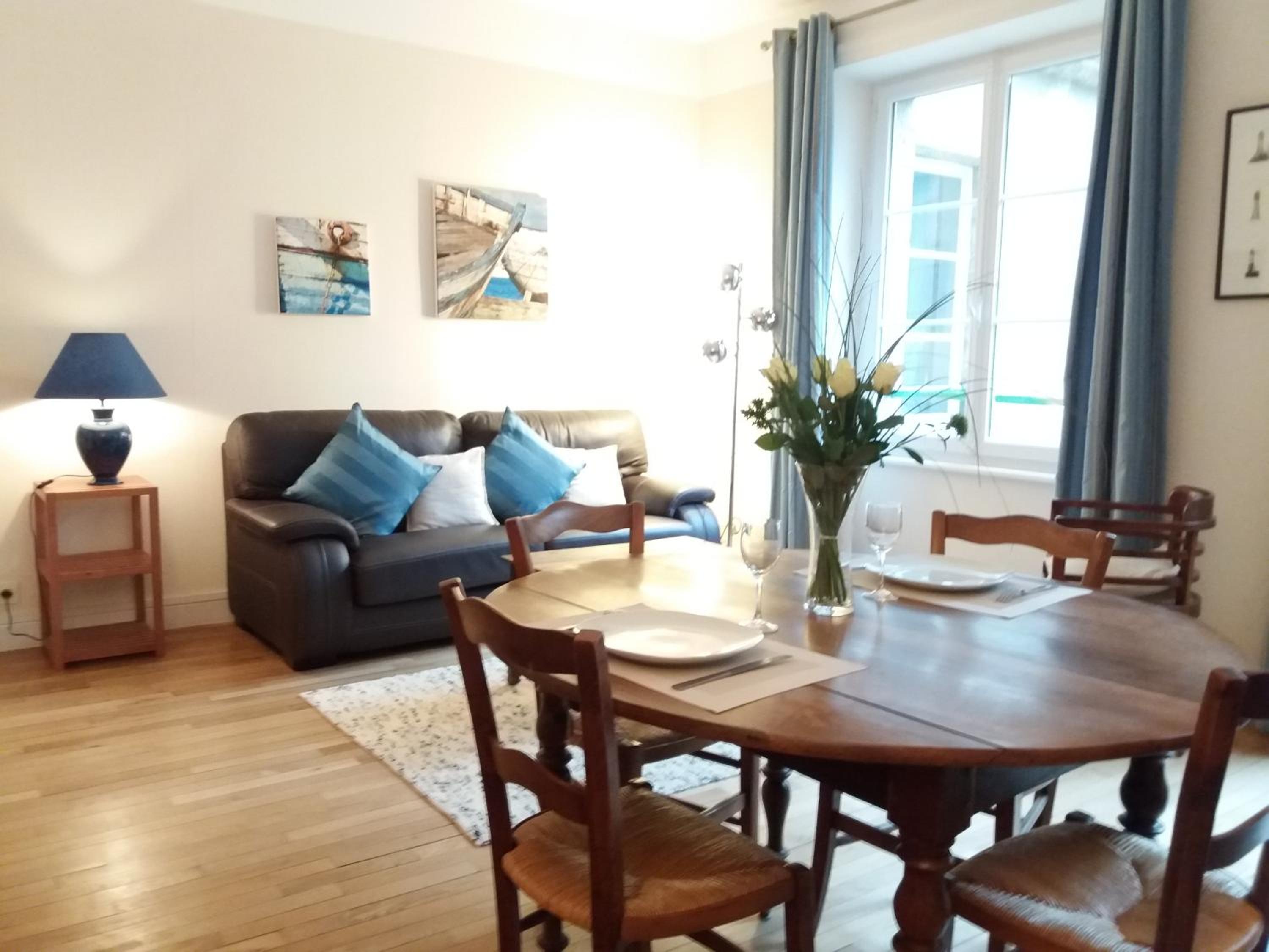 One-Bedroom Apartment photo 2