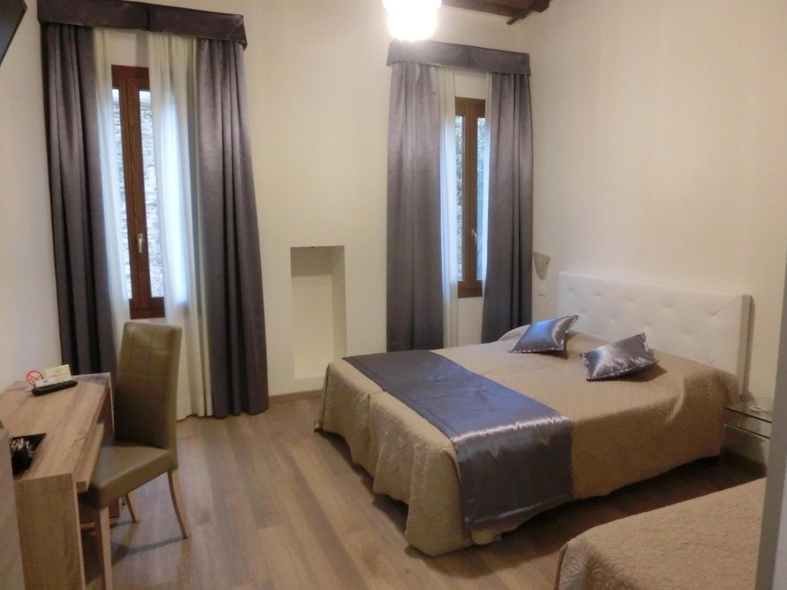 Superior Triple Room photo 2