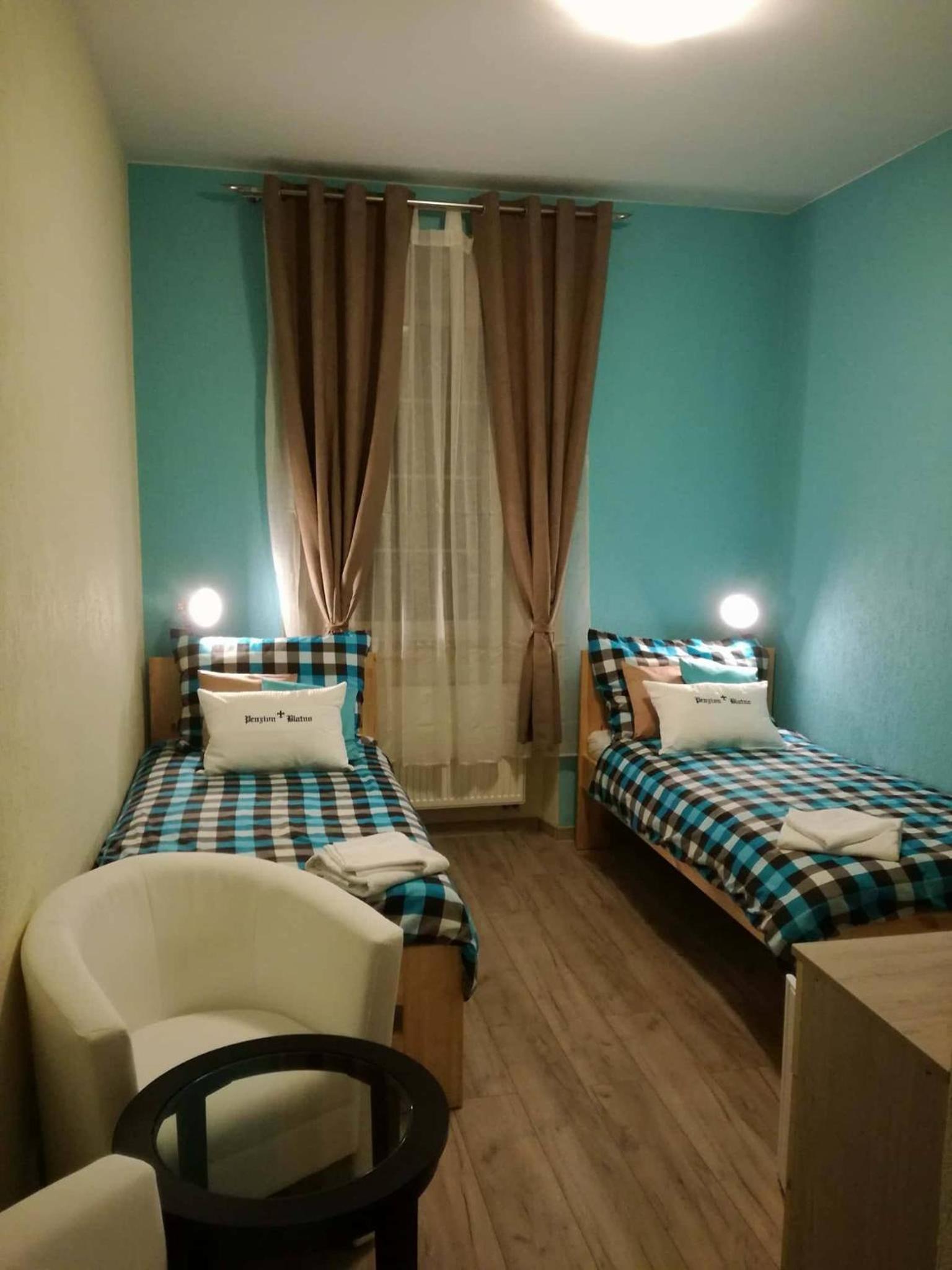 Twin Room with Private Bathroom photo 2