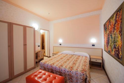 Double or Twin Room photo 2