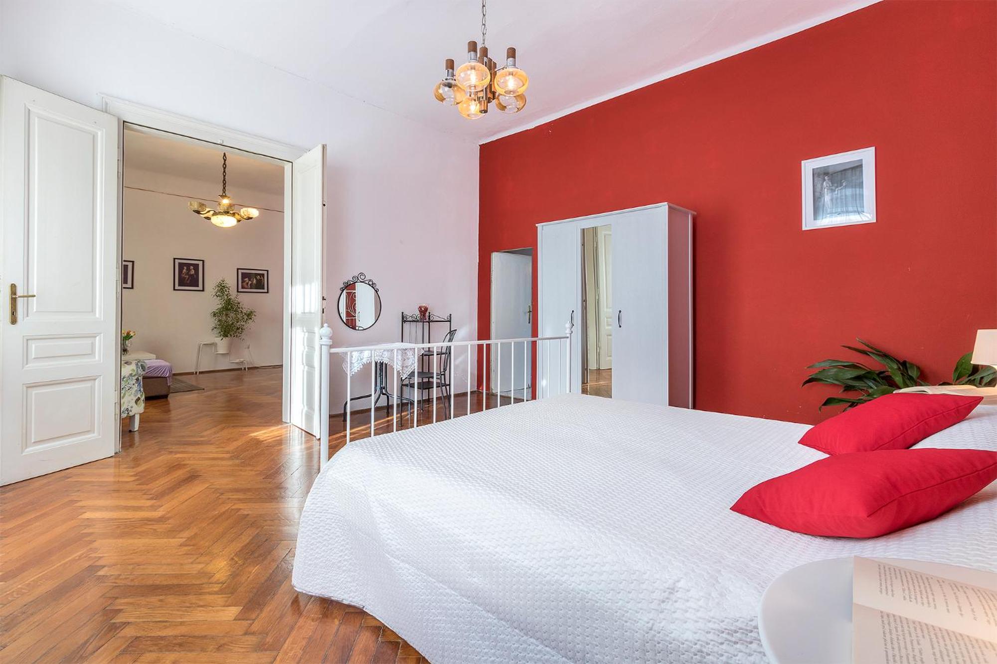 Two-Bedroom Apartment - Photo 9