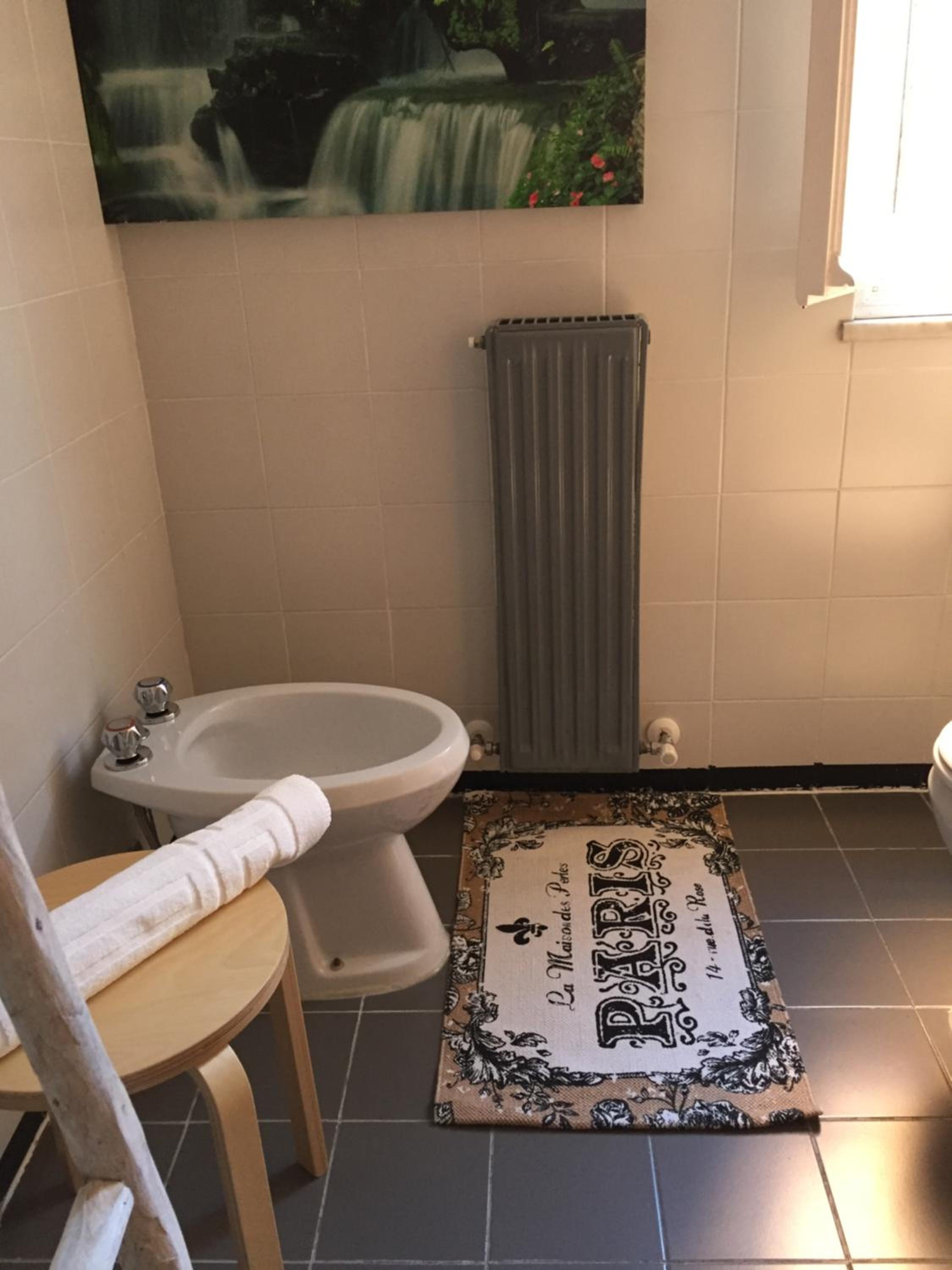 Two-Bedroom Apartment - Photo 2