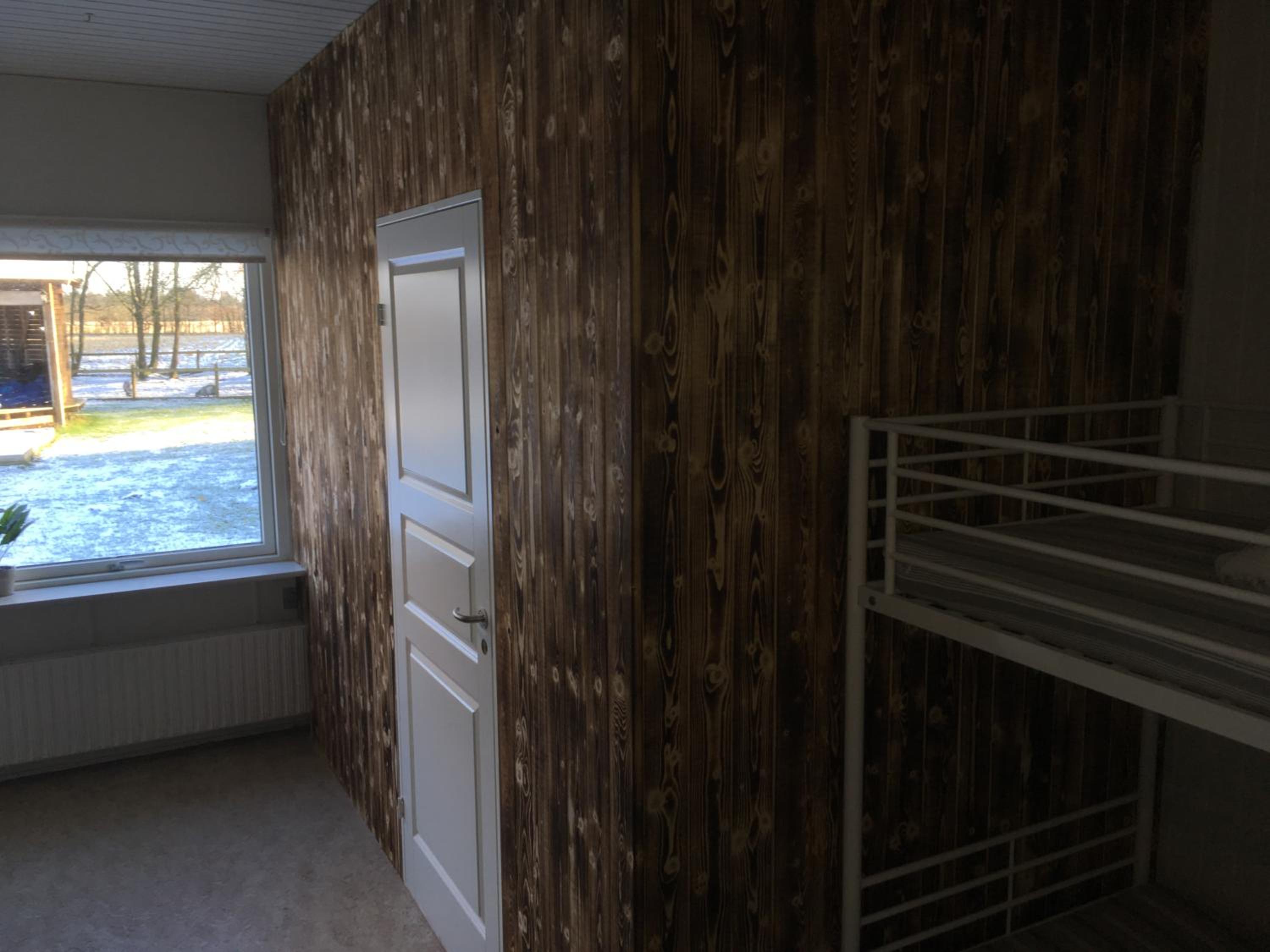 Studio Apartment with Private Bathroom & Shared Kitchen photo 3