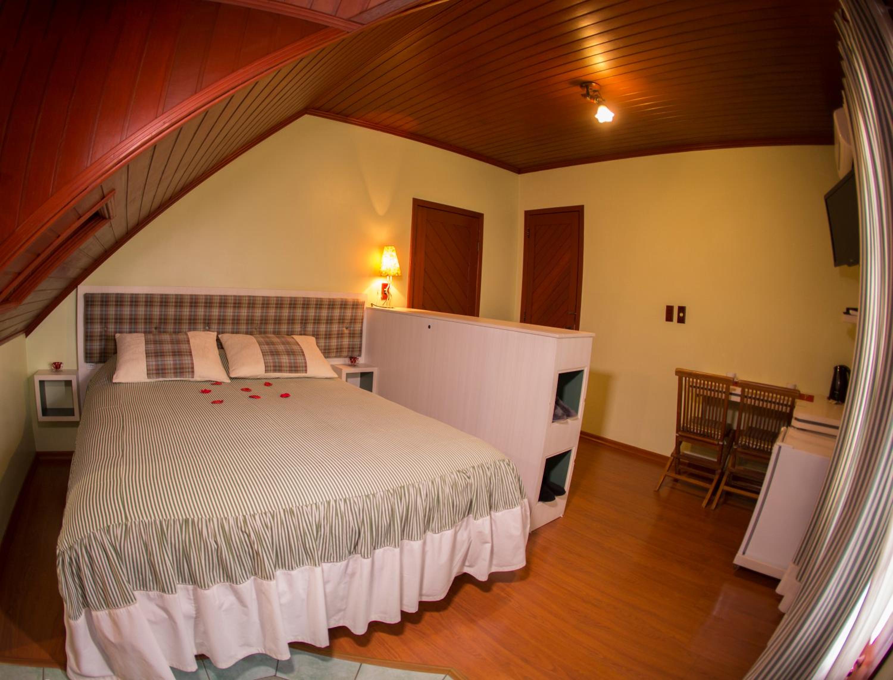 Superior Quadruple Room photo 2