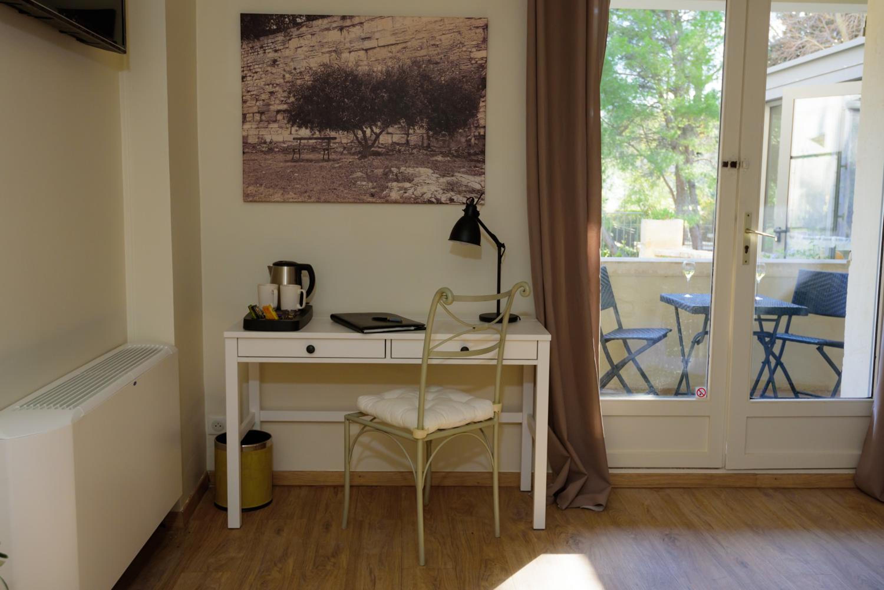 Superior Double or Twin Room with Terrace and Park View photo 3