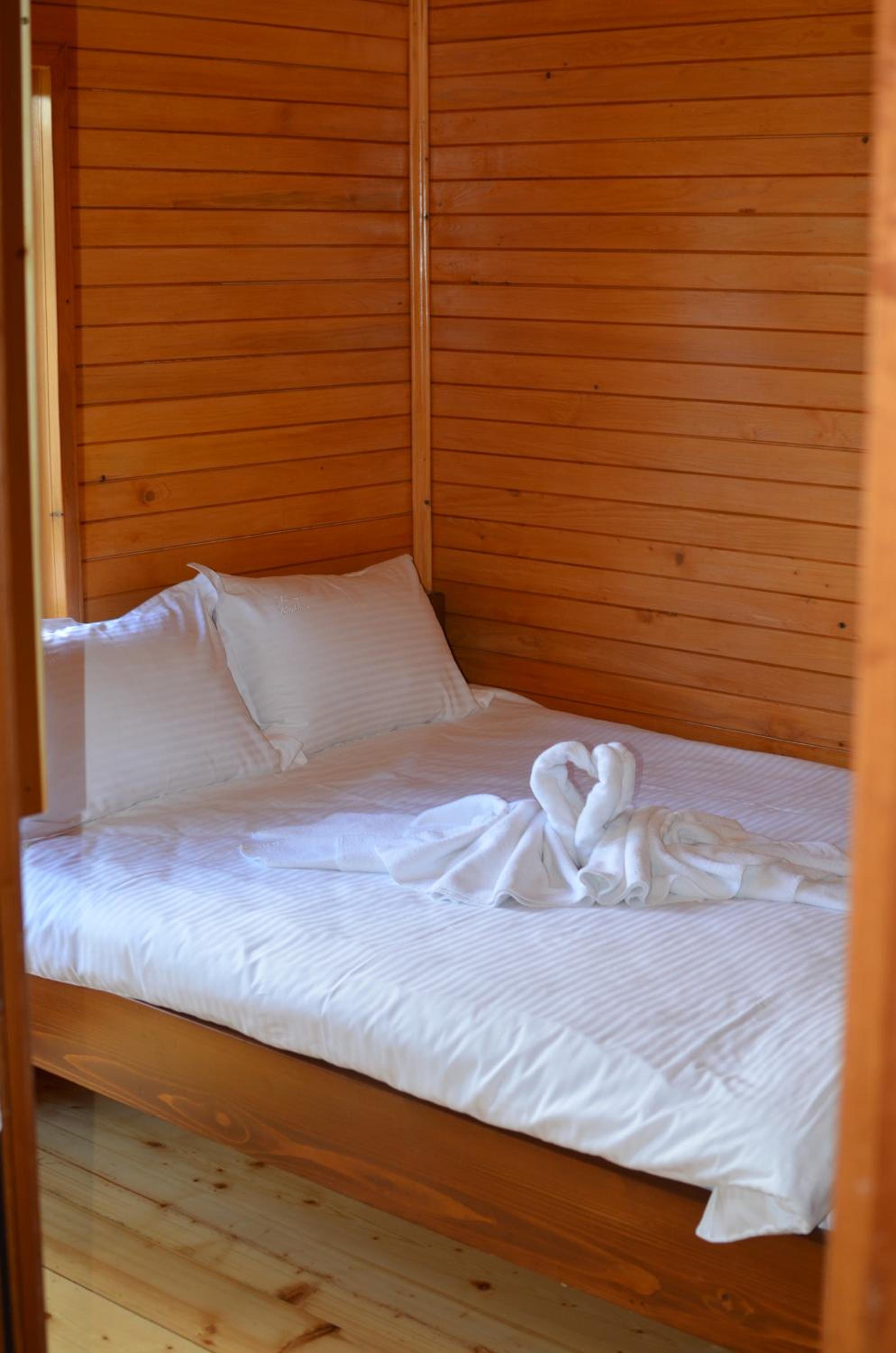 Quadruple Room with Mountain View - Photo 11
