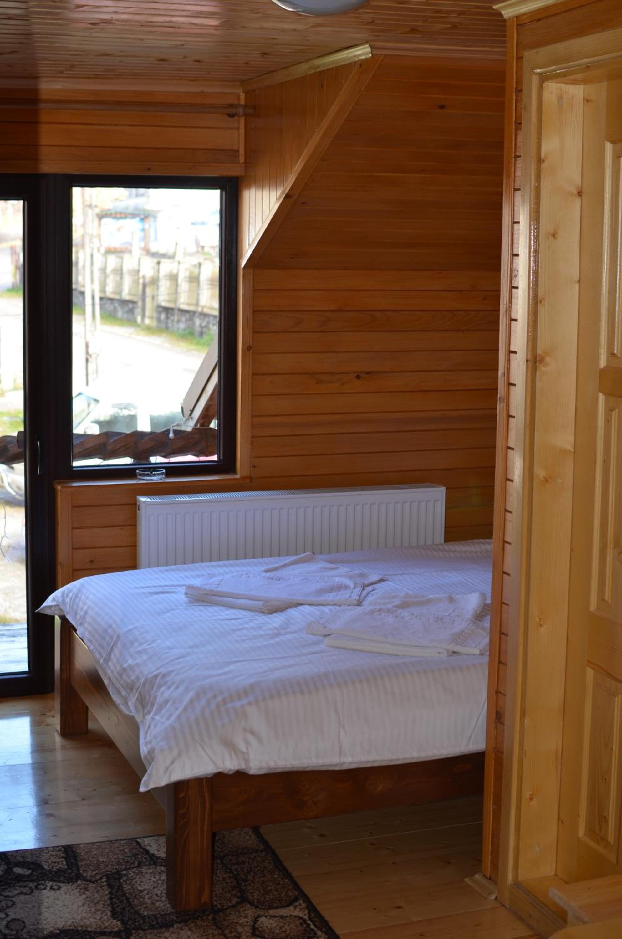 Double Room - Photo 18