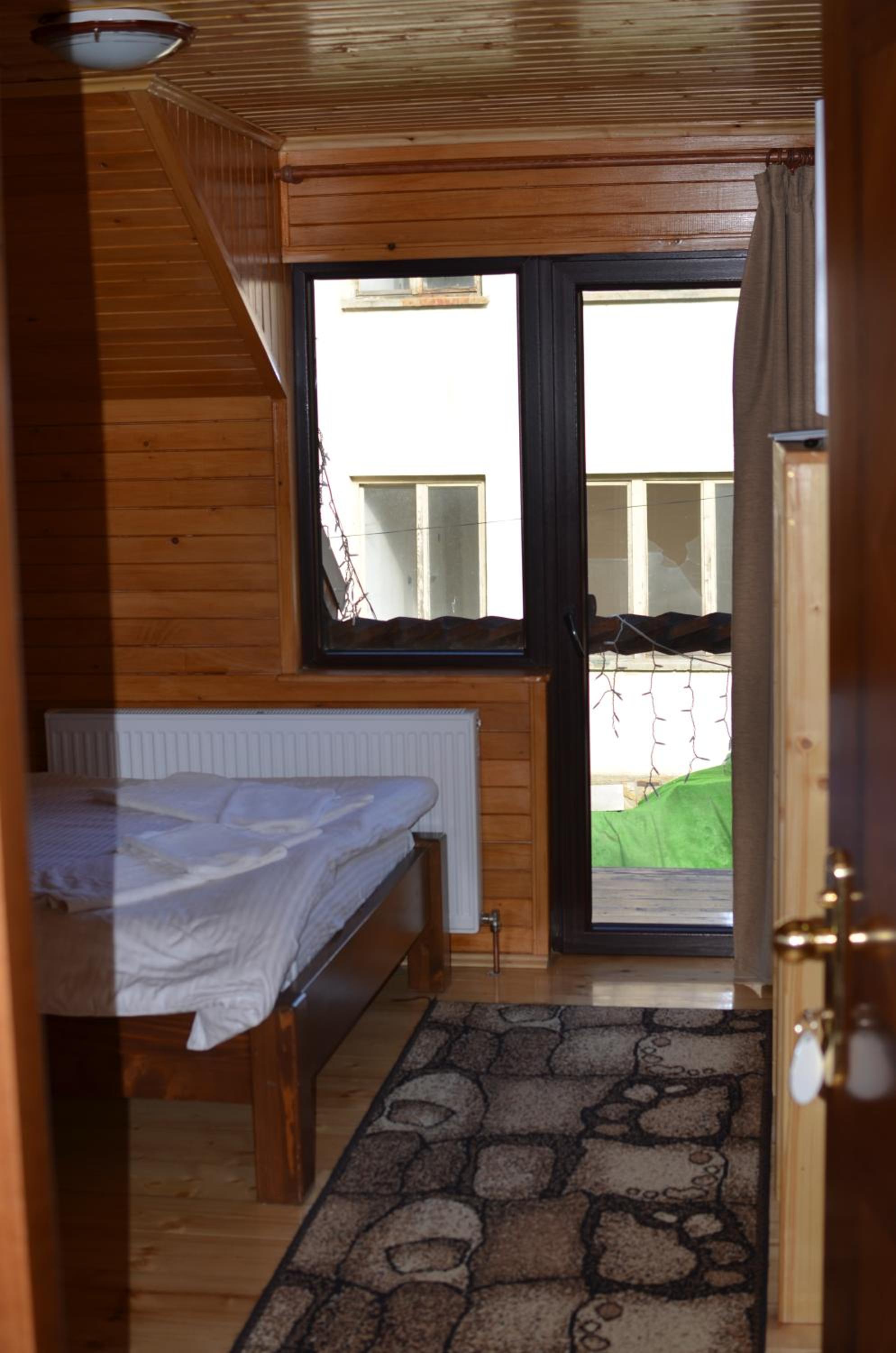 Double Room - Photo 4