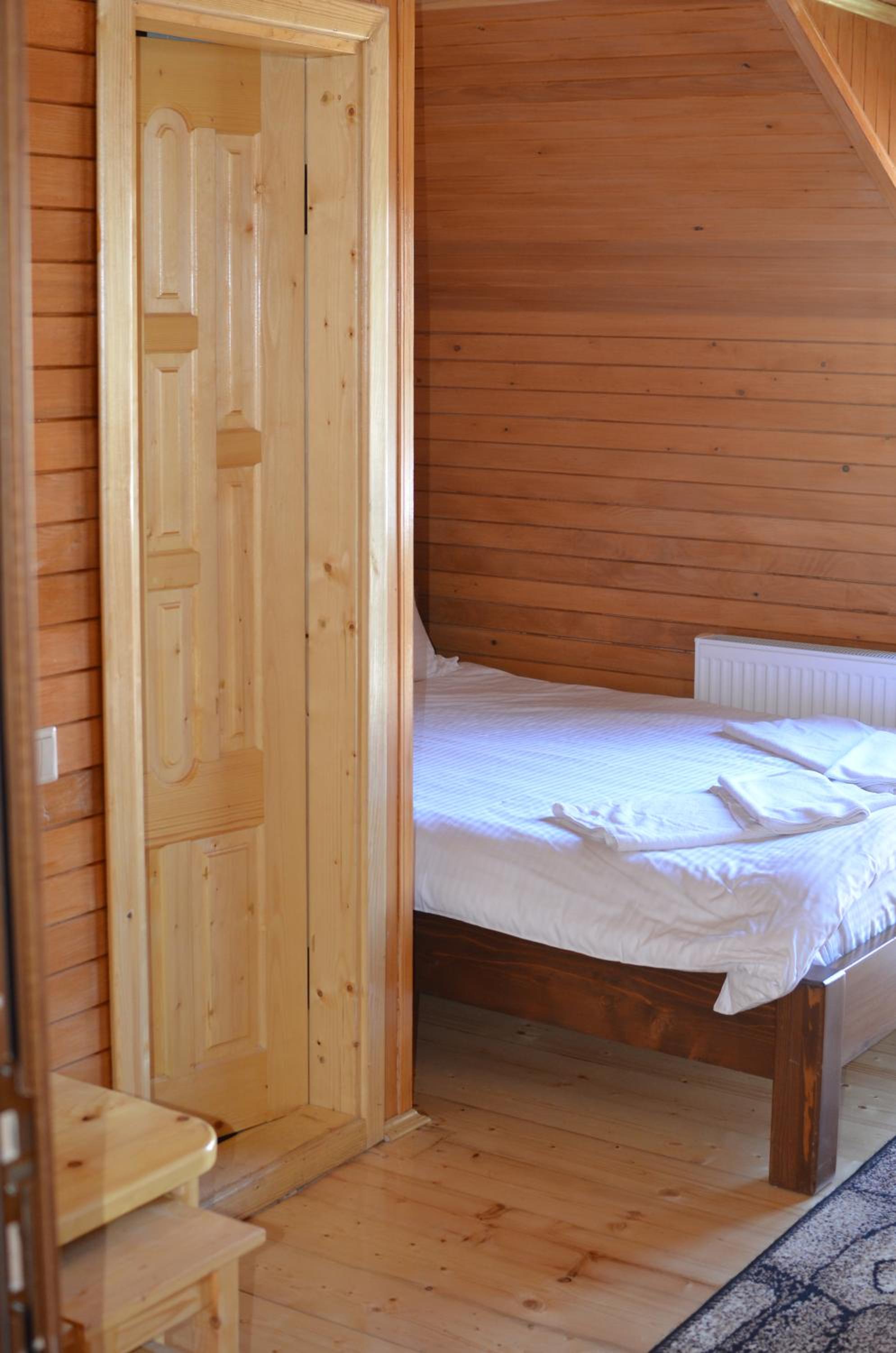 Double Room - Photo 5