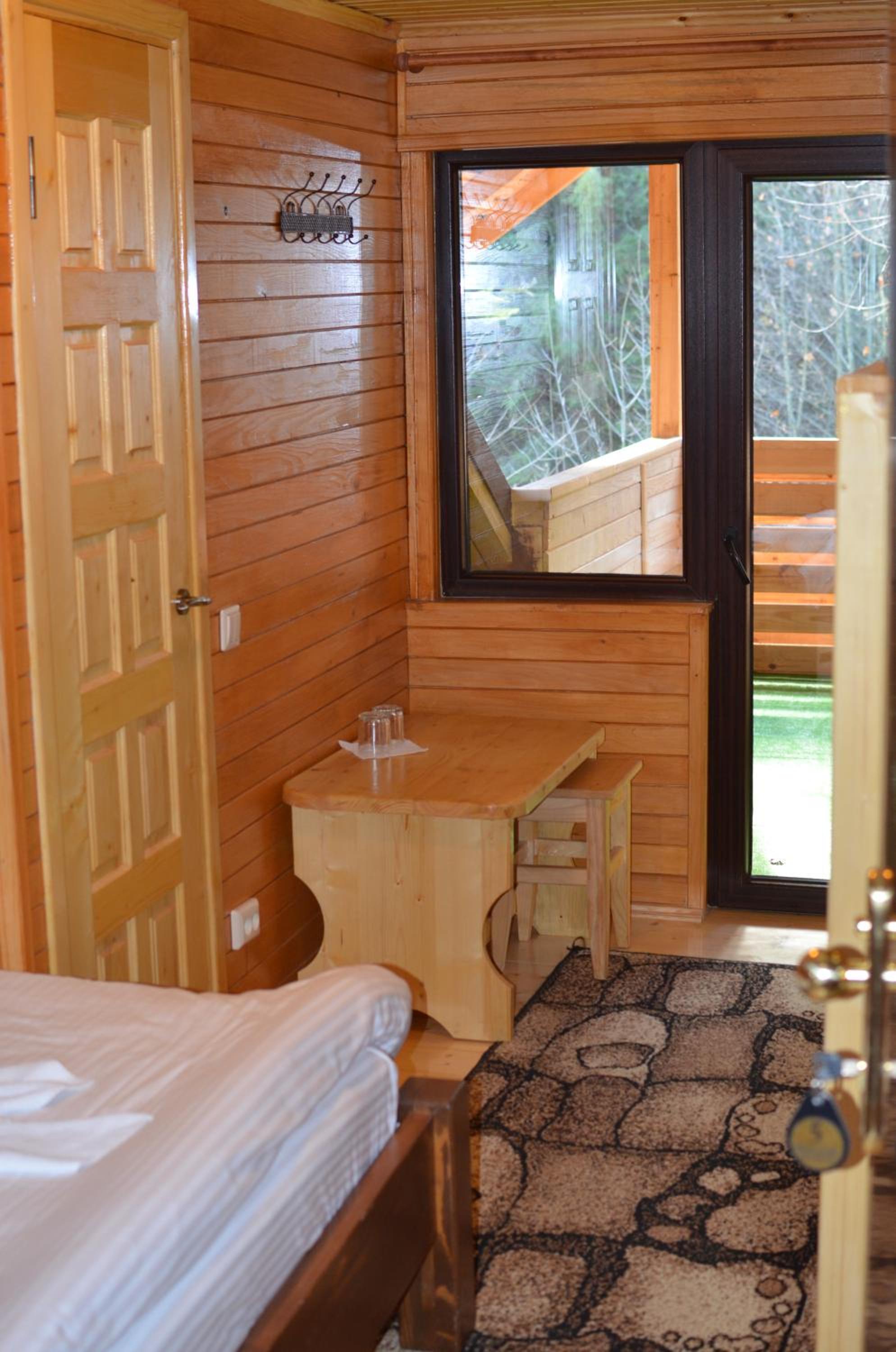 Double Room - Photo 7